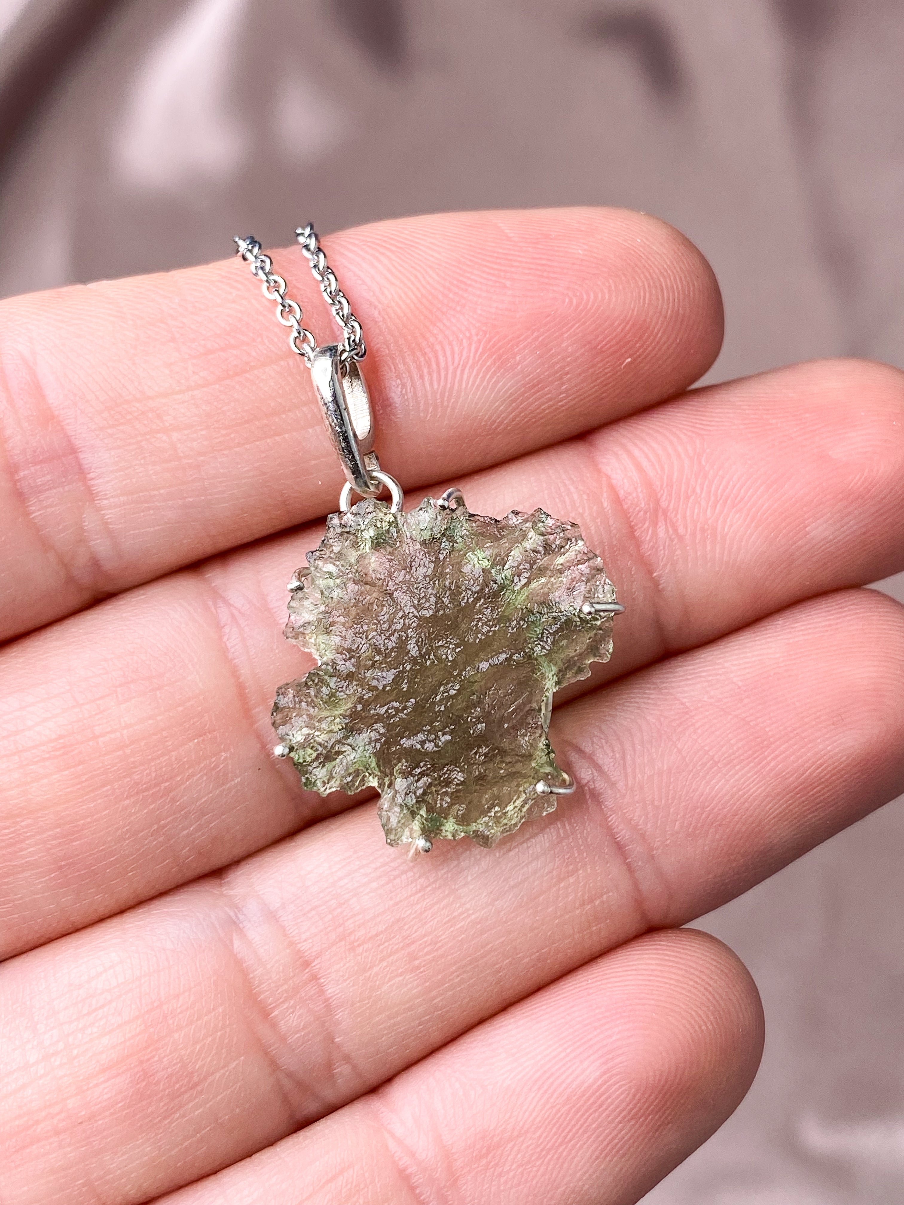 Besednice Moldavit Pendant (nr 20)