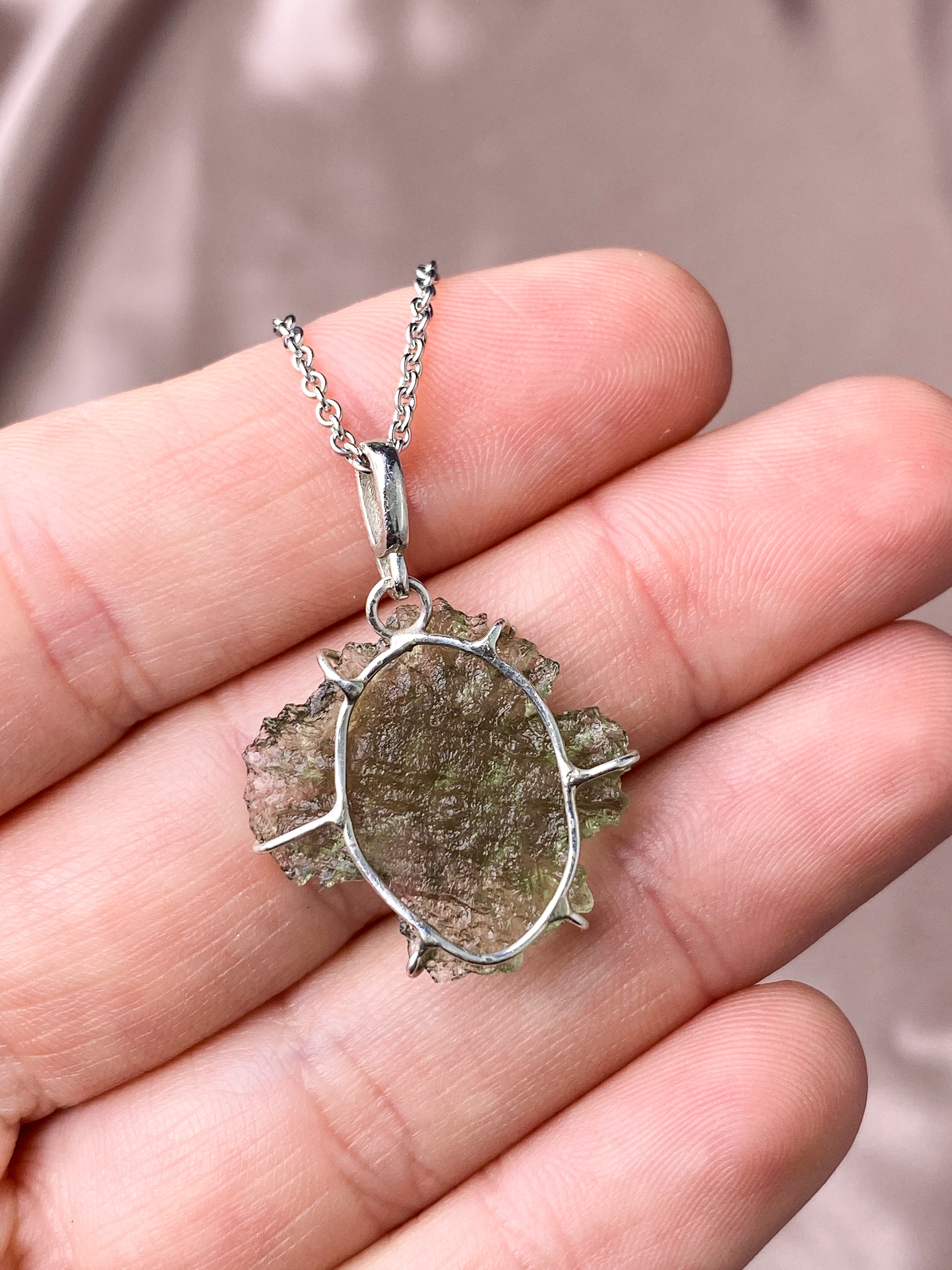 Besednice Moldavit Pendant (nr 20)