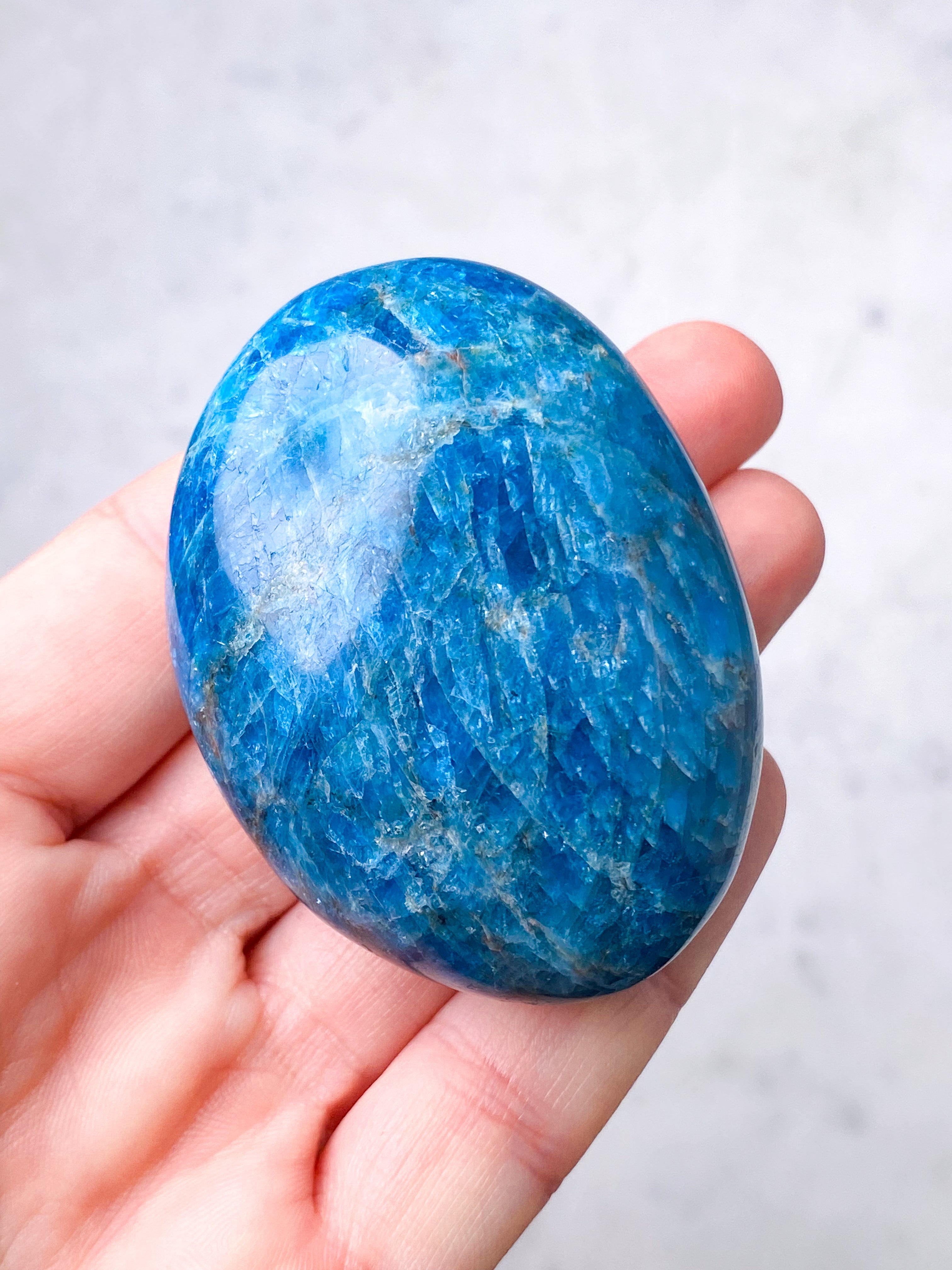 Blå Apatit Palmstone (Nr. 4)