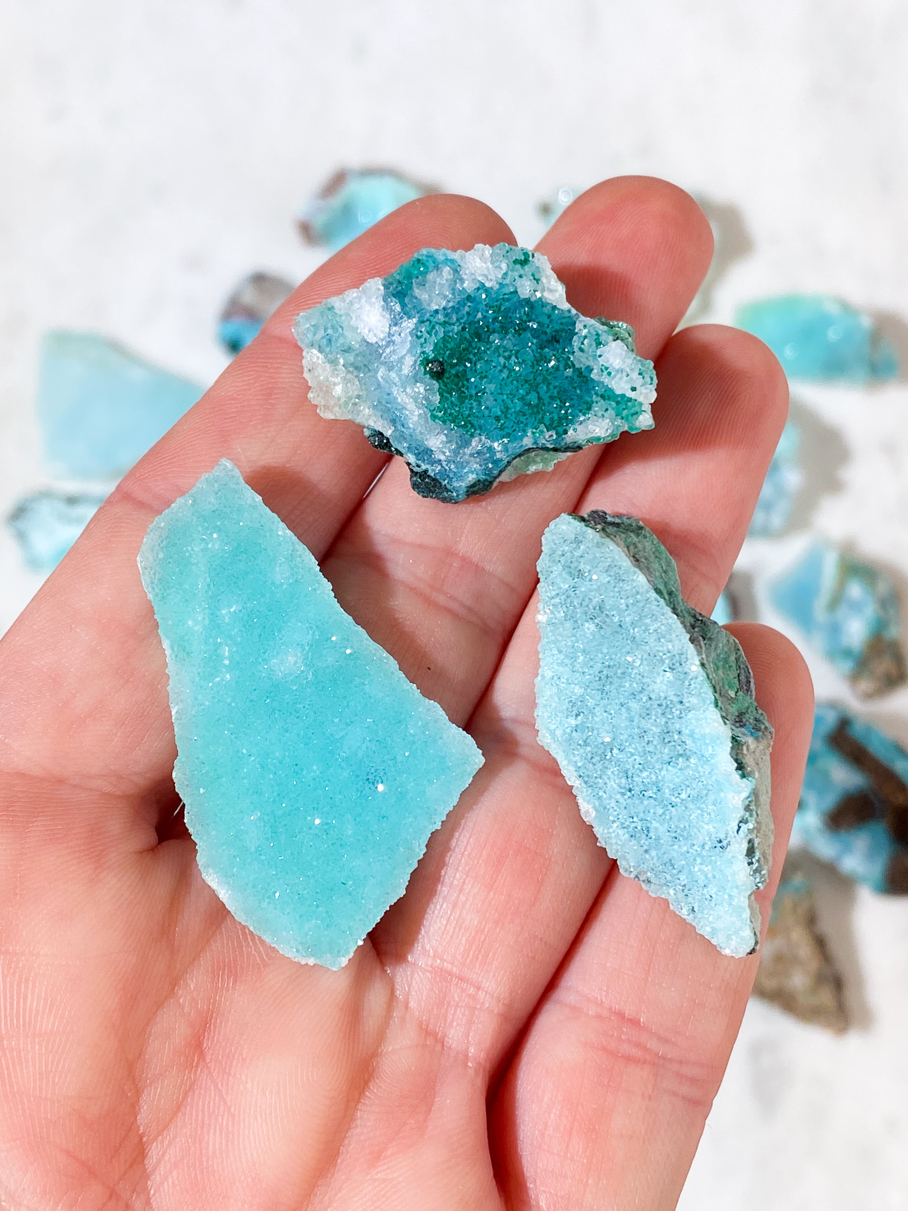 Druzy Pseudo Chrysocolla Klynge Lys