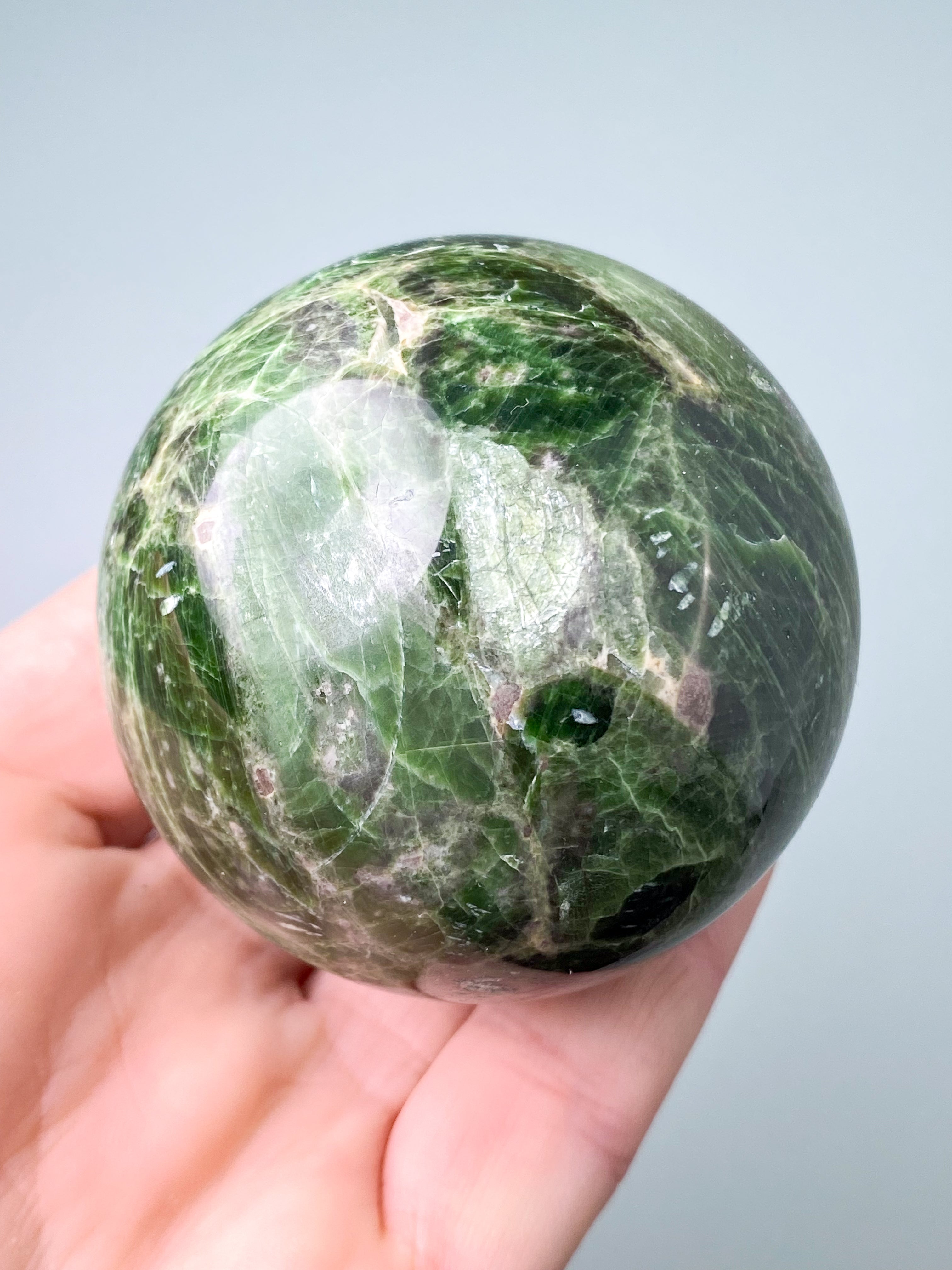 Chrom Diopsid Kugle (Nr. 7)