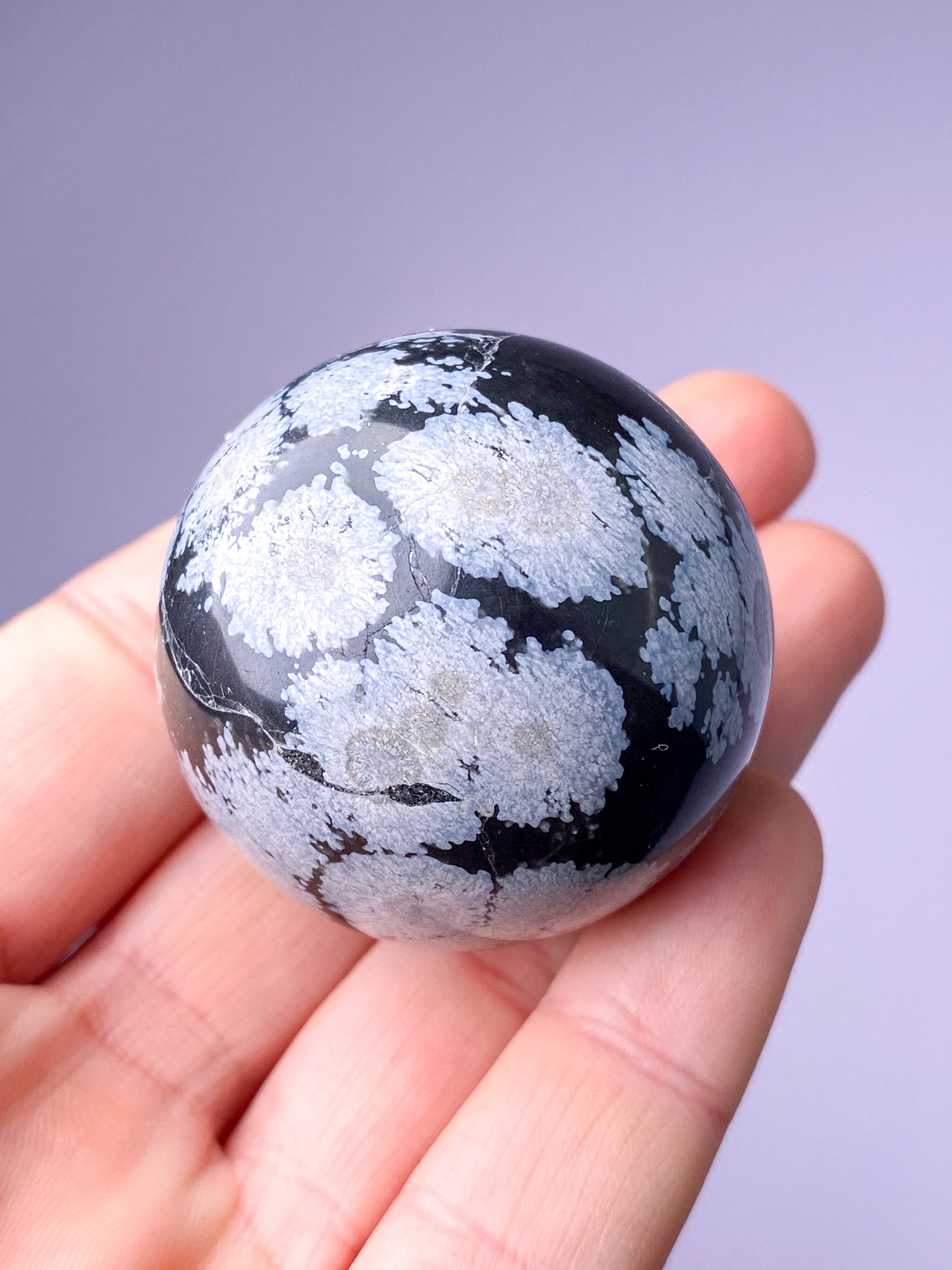 Snowflake obsidian kula (2 cm)