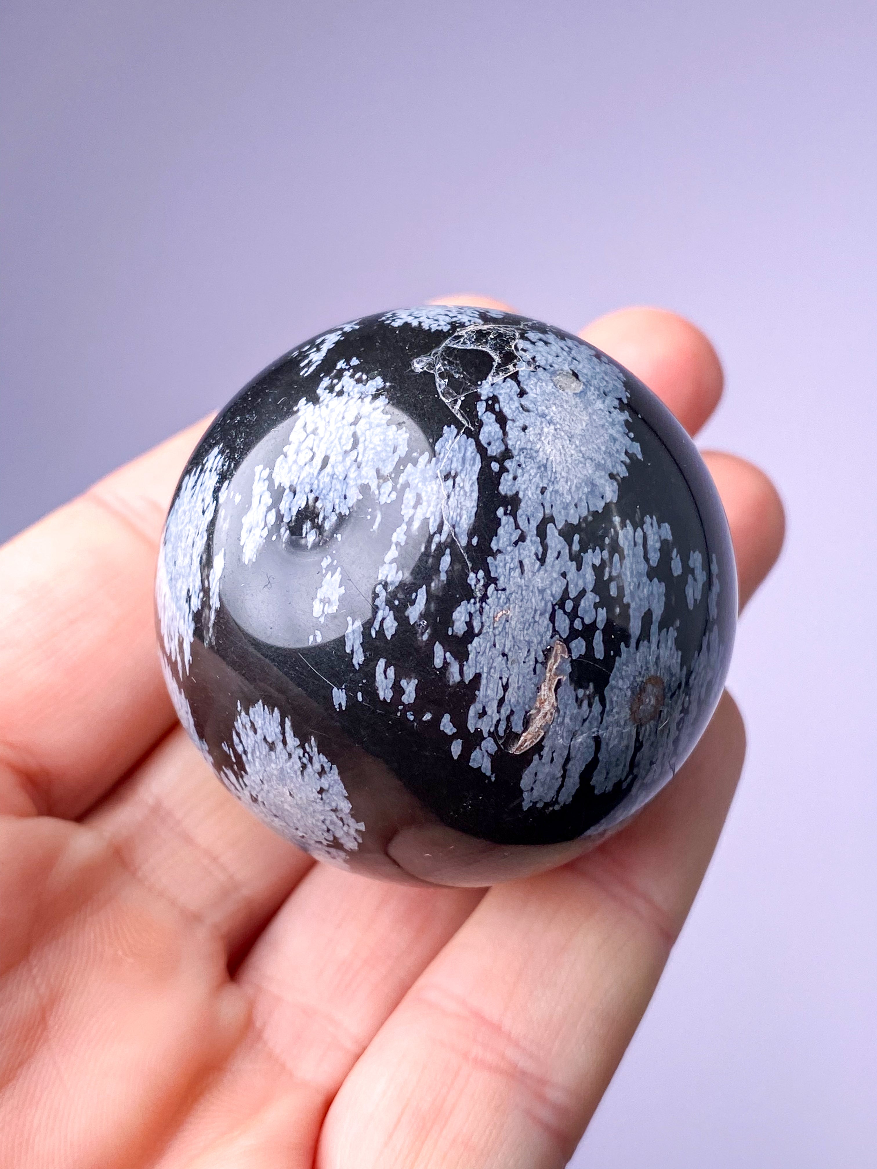 Snowflake obsidian kula (2 cm)