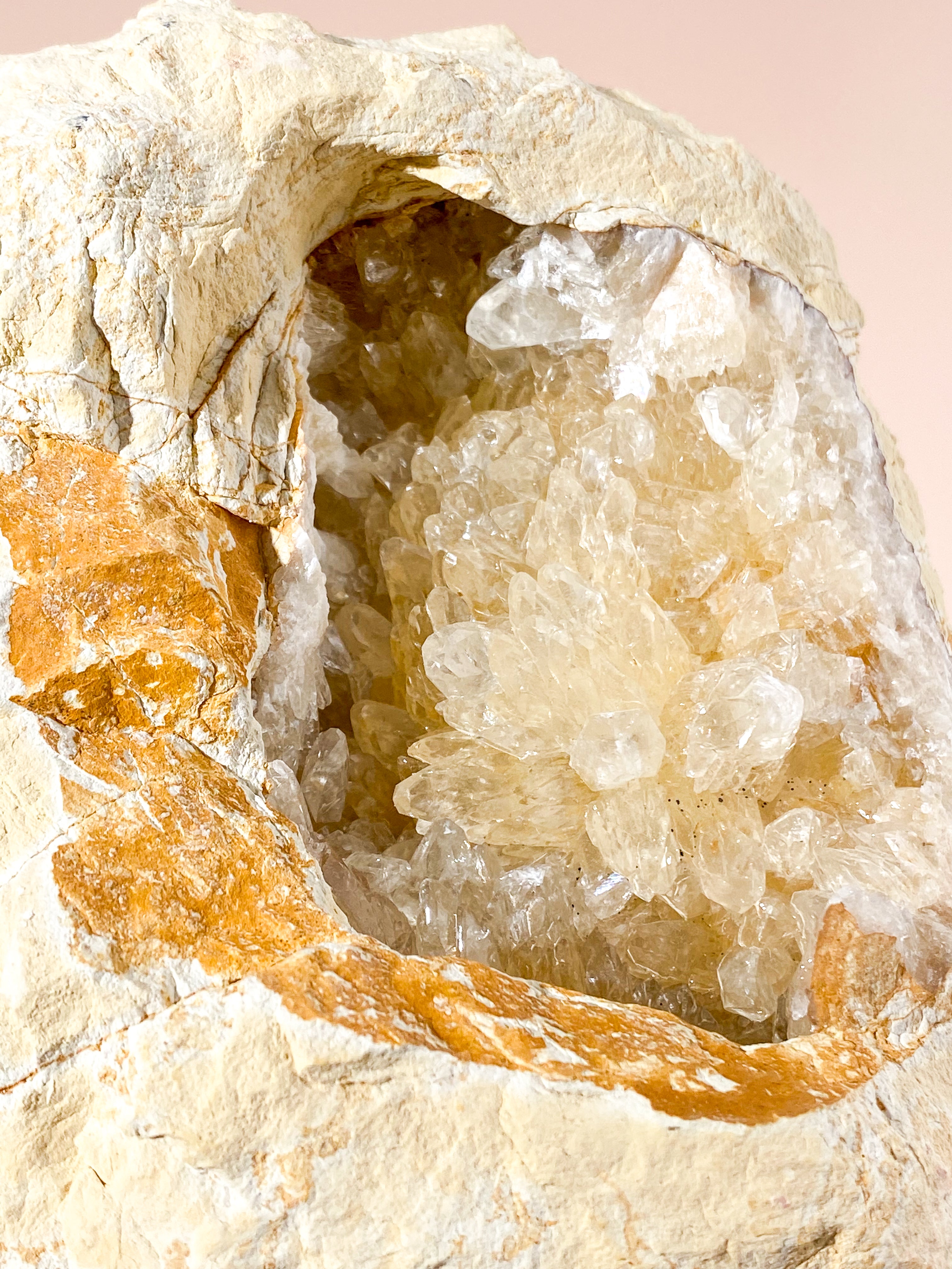 Kæmpe Calcit Geode - 1,3 Kg. (Nr. 3)