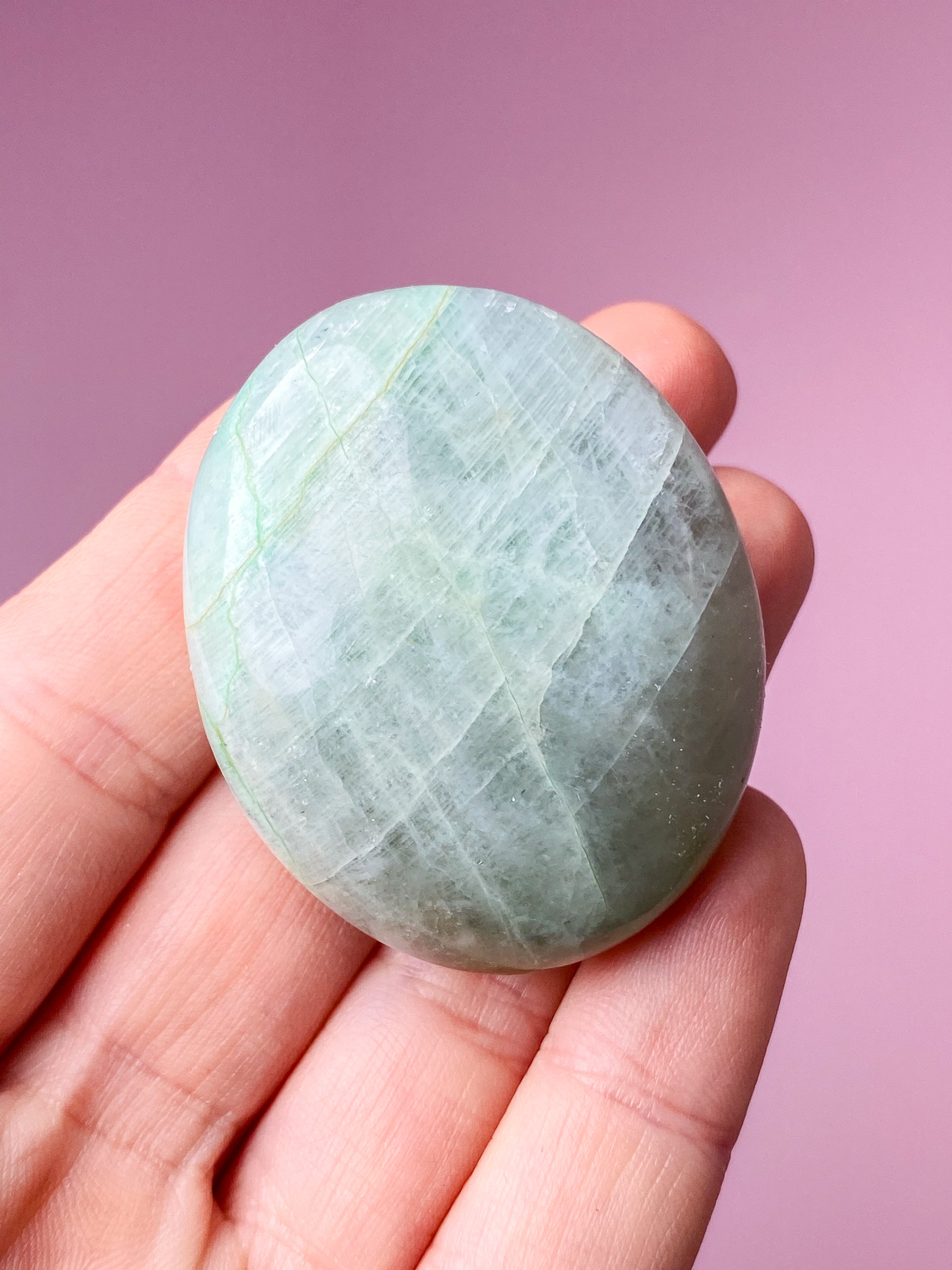 Grøn Månesten (Garnierit) Palmstone (Nr. 6)