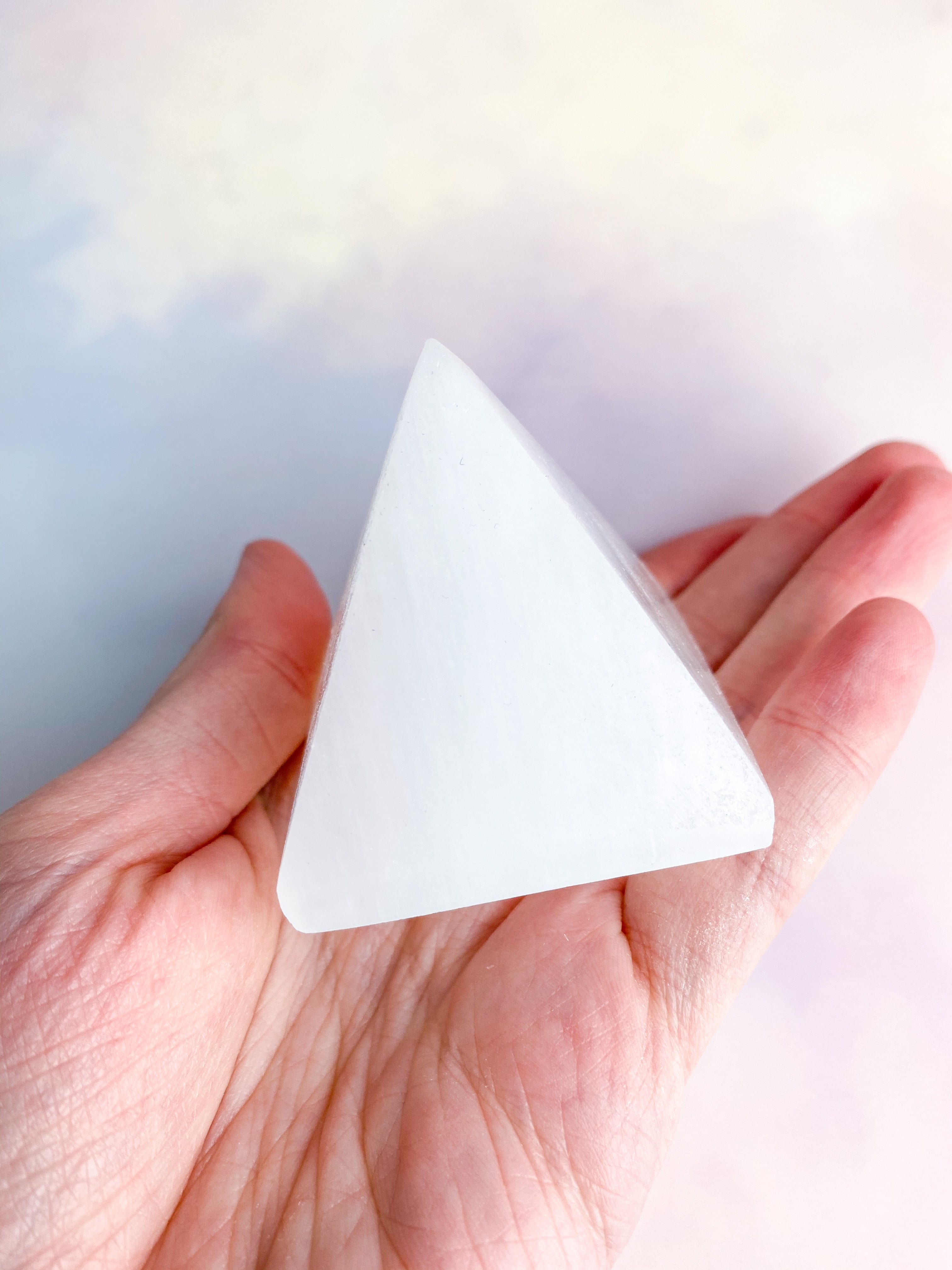Selenit pyramid