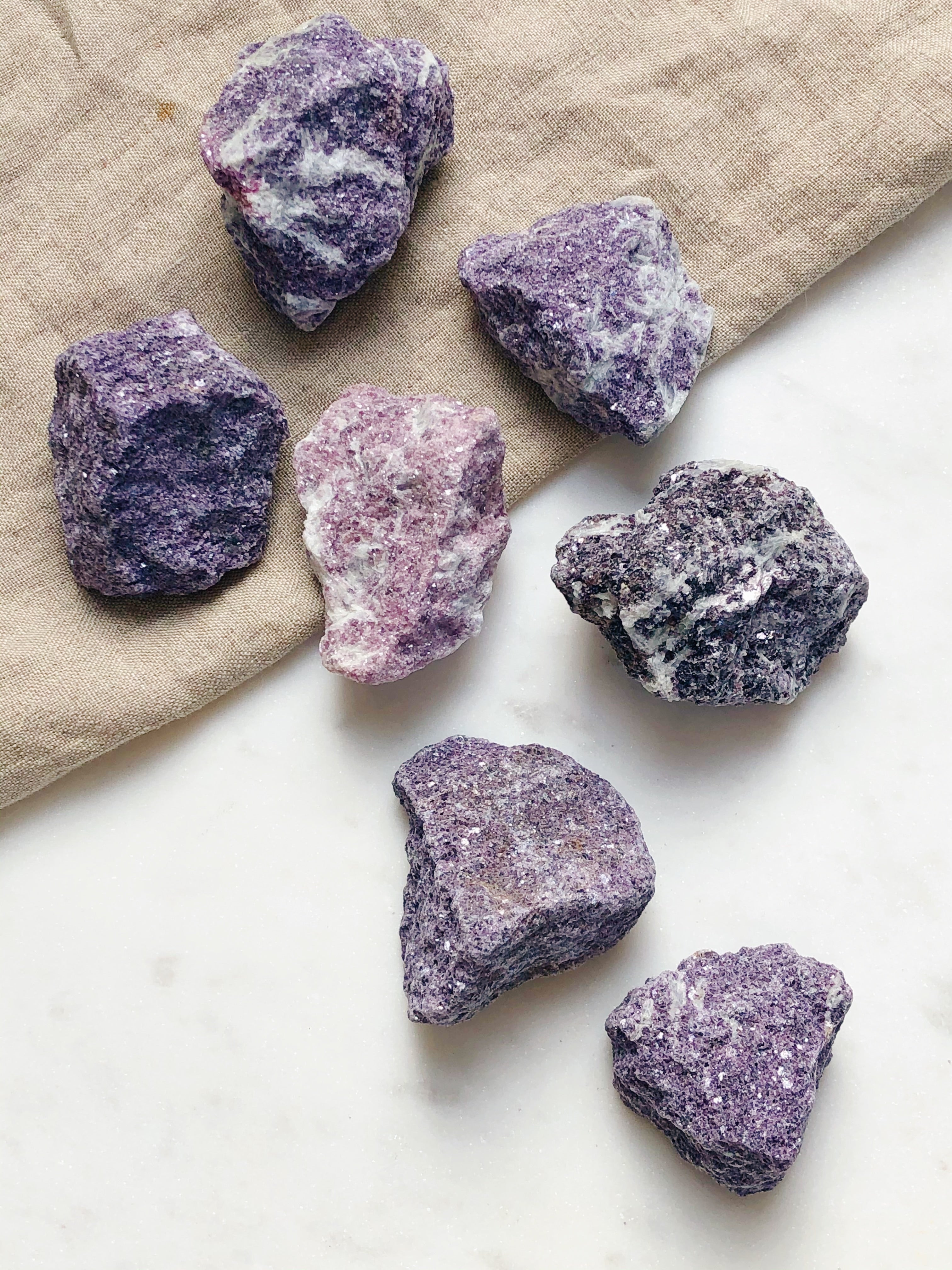 Rå lepidolite.
