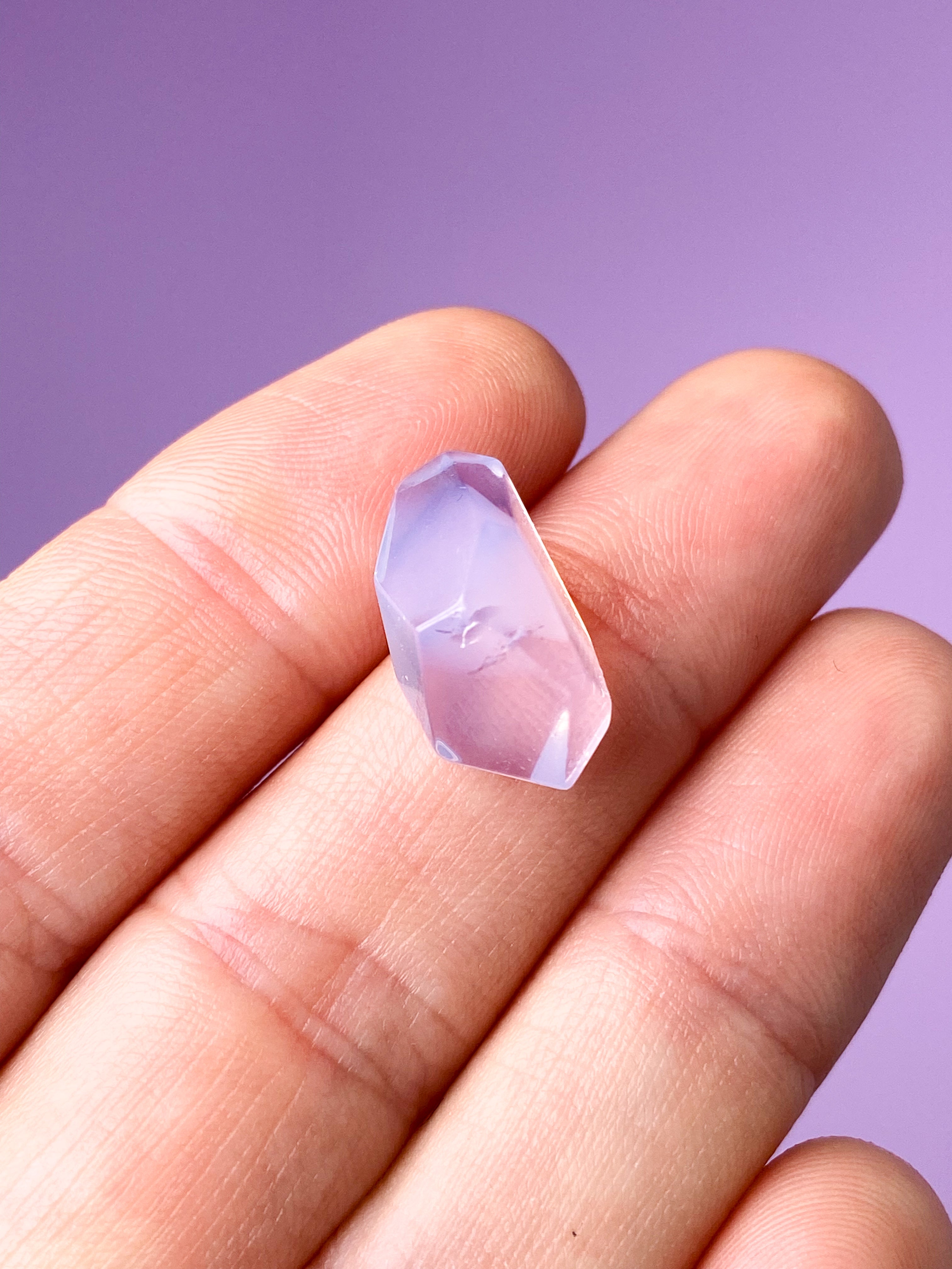 Lavender Moon Quartz Facet (Nr. 3)