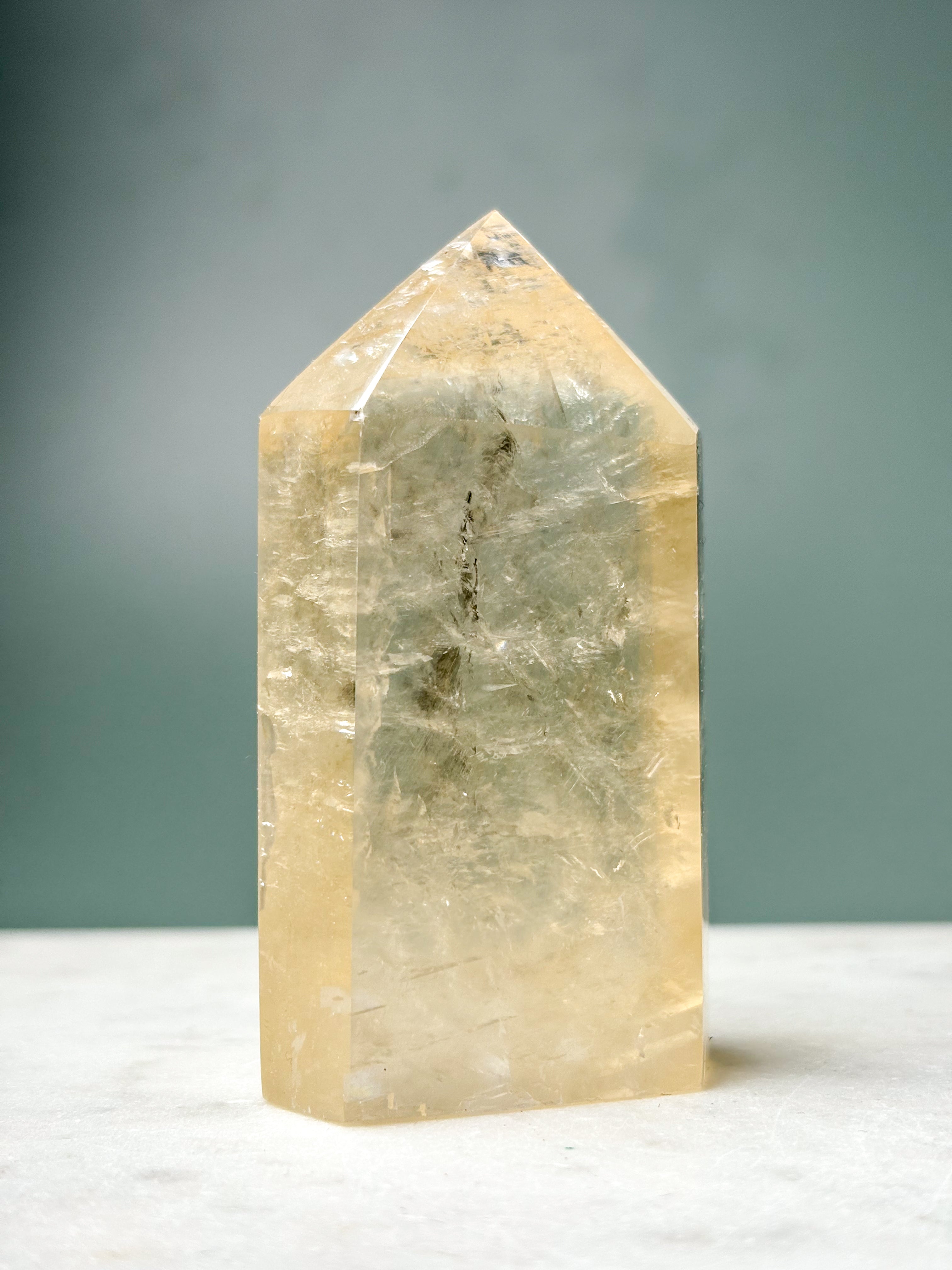 Optisk Honning Calcit Tårn (Nr. 6)