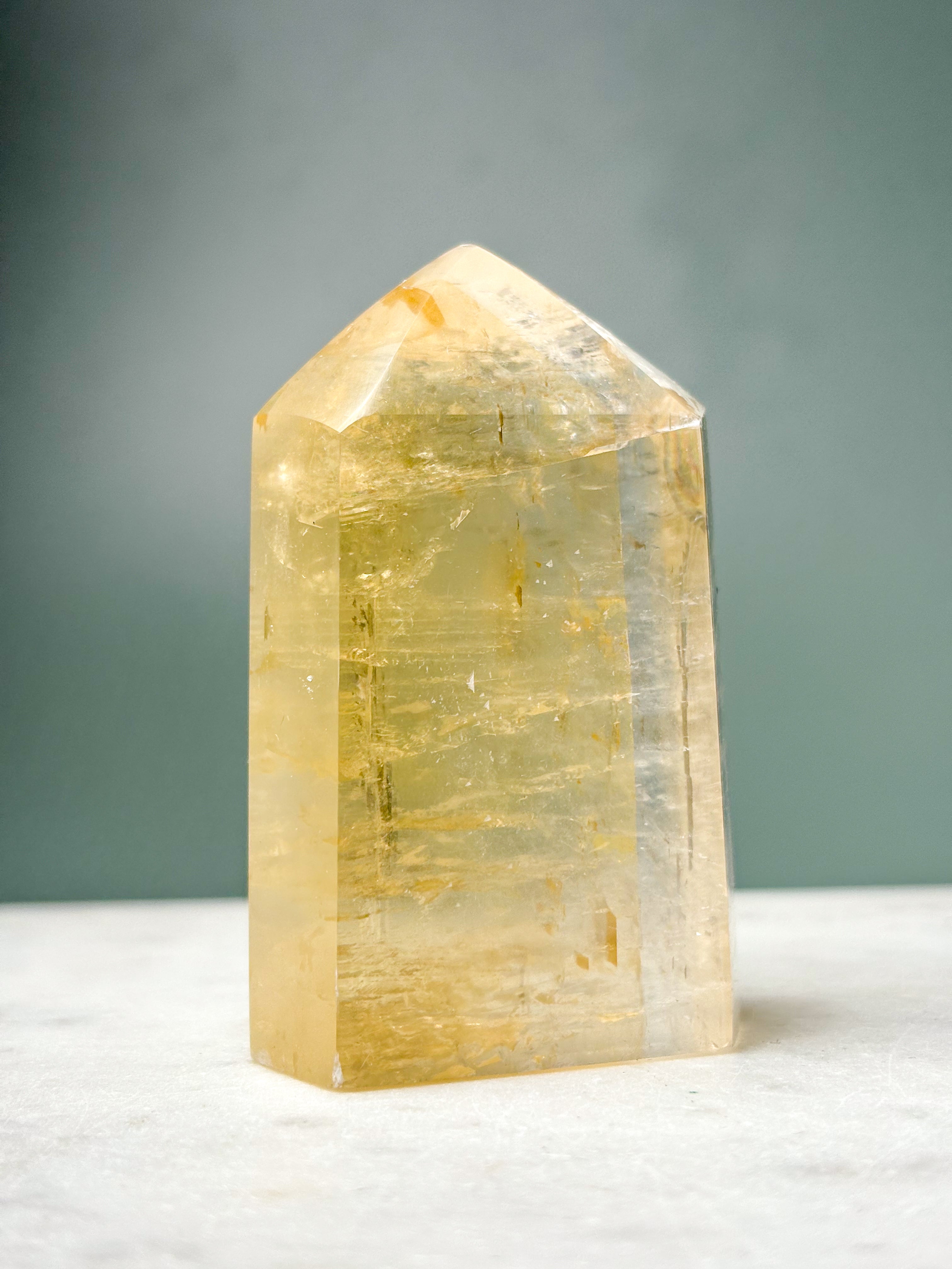 Optisk Honning Calcit Tårn (Nr. 9)