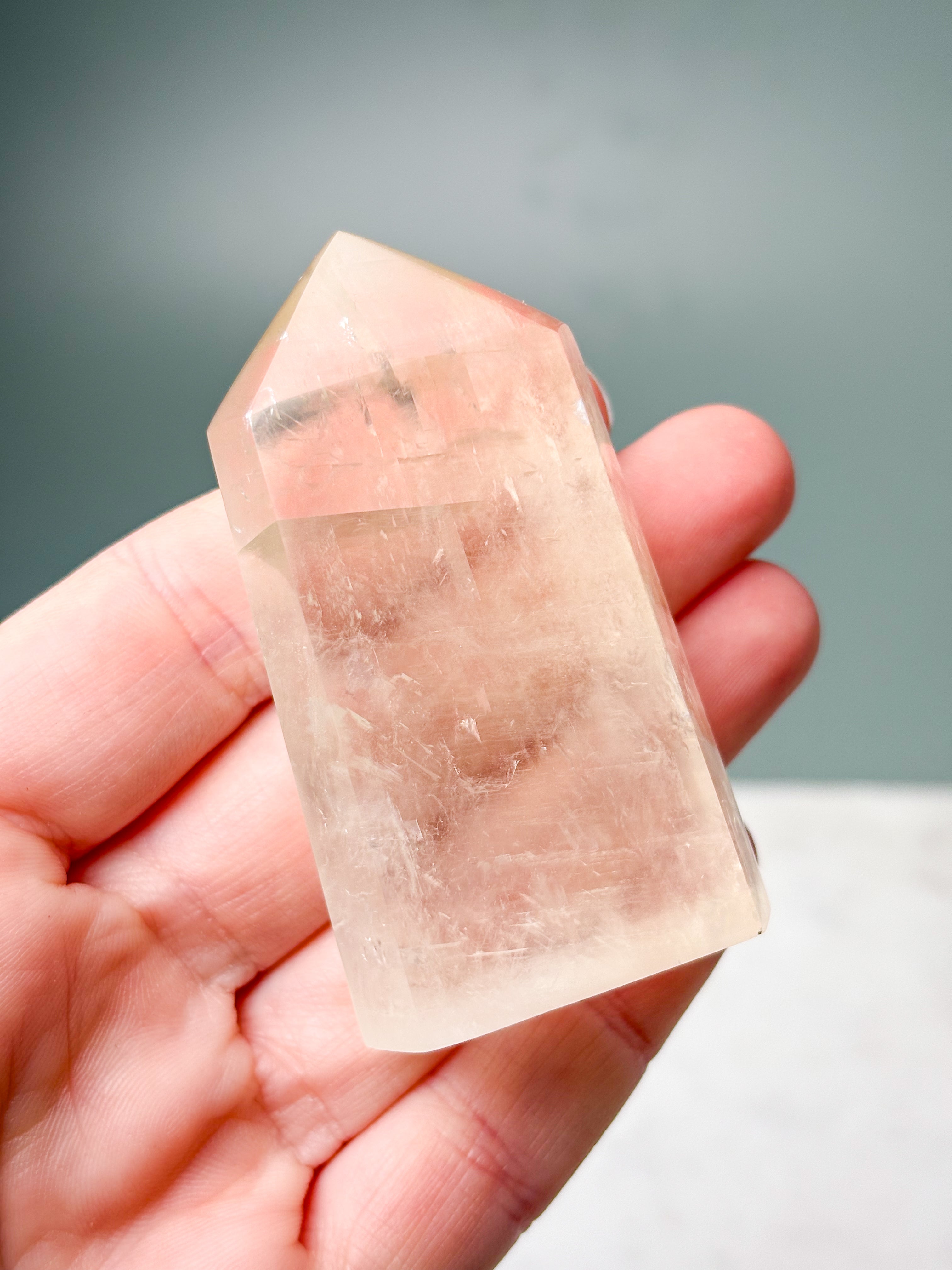 Optisk Honning Calcit Tårn (Nr. 13)