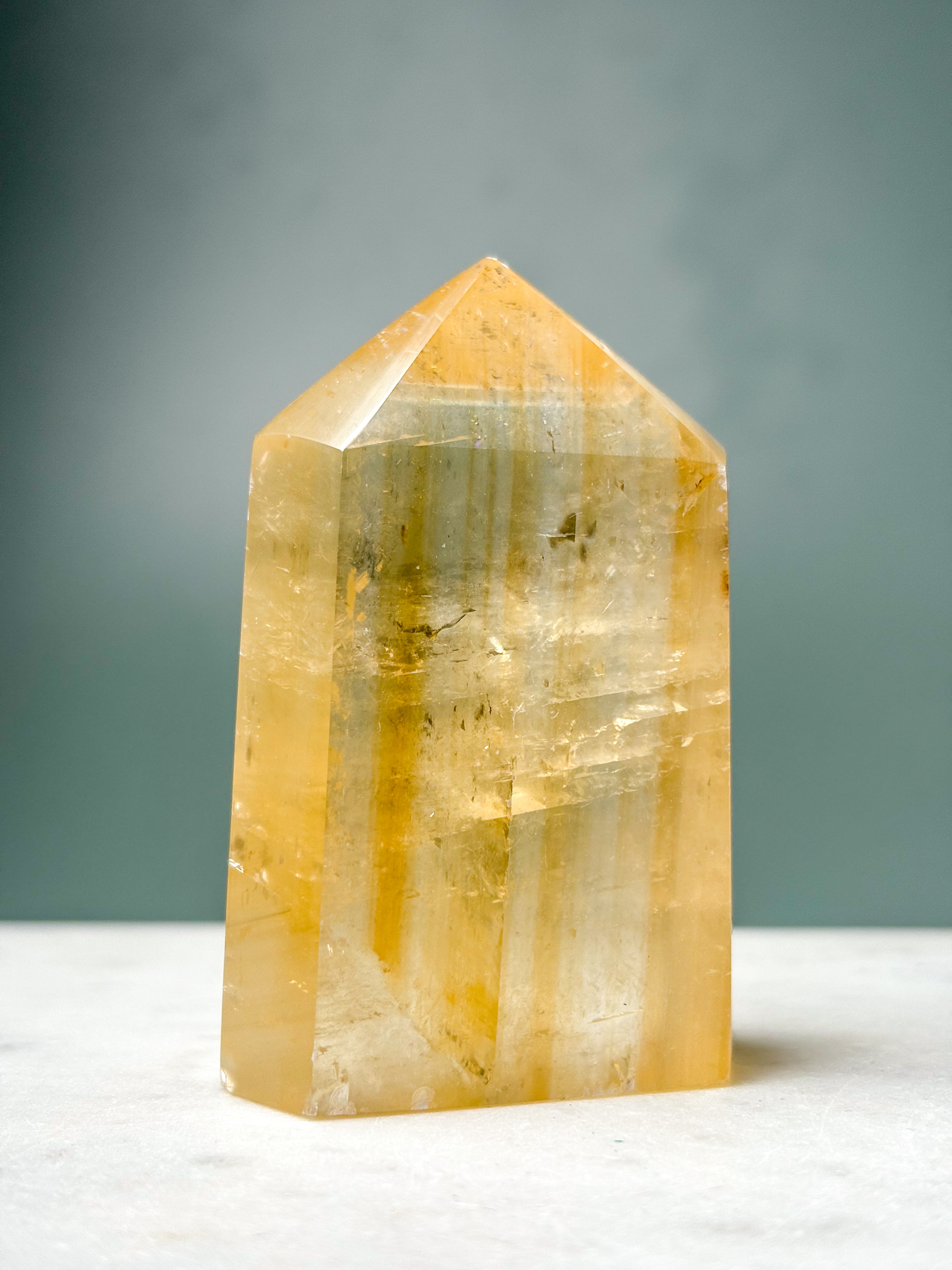 Optisk Honning Calcit Tårn (Nr. 15)