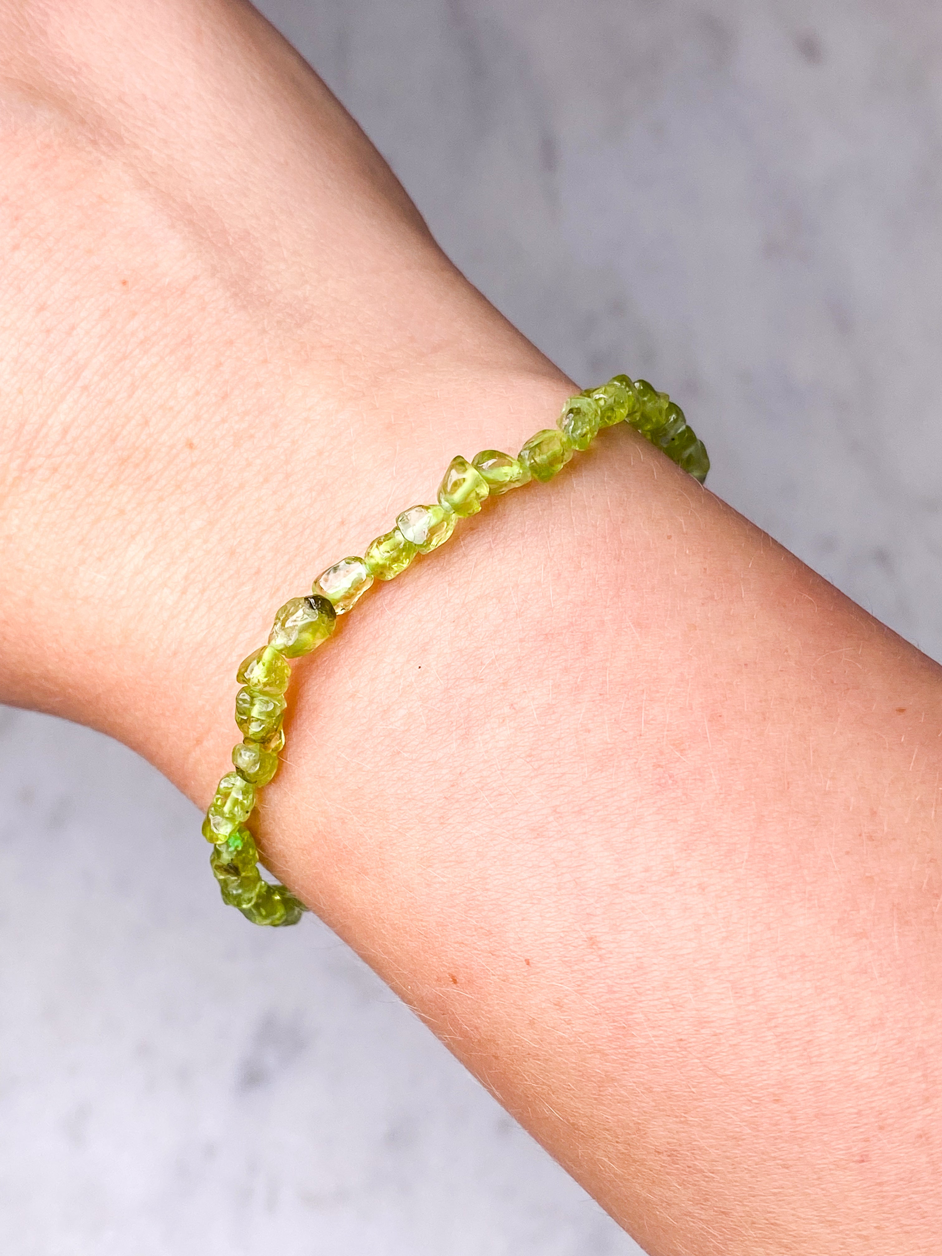 Peridot Mini Raw Armbånd