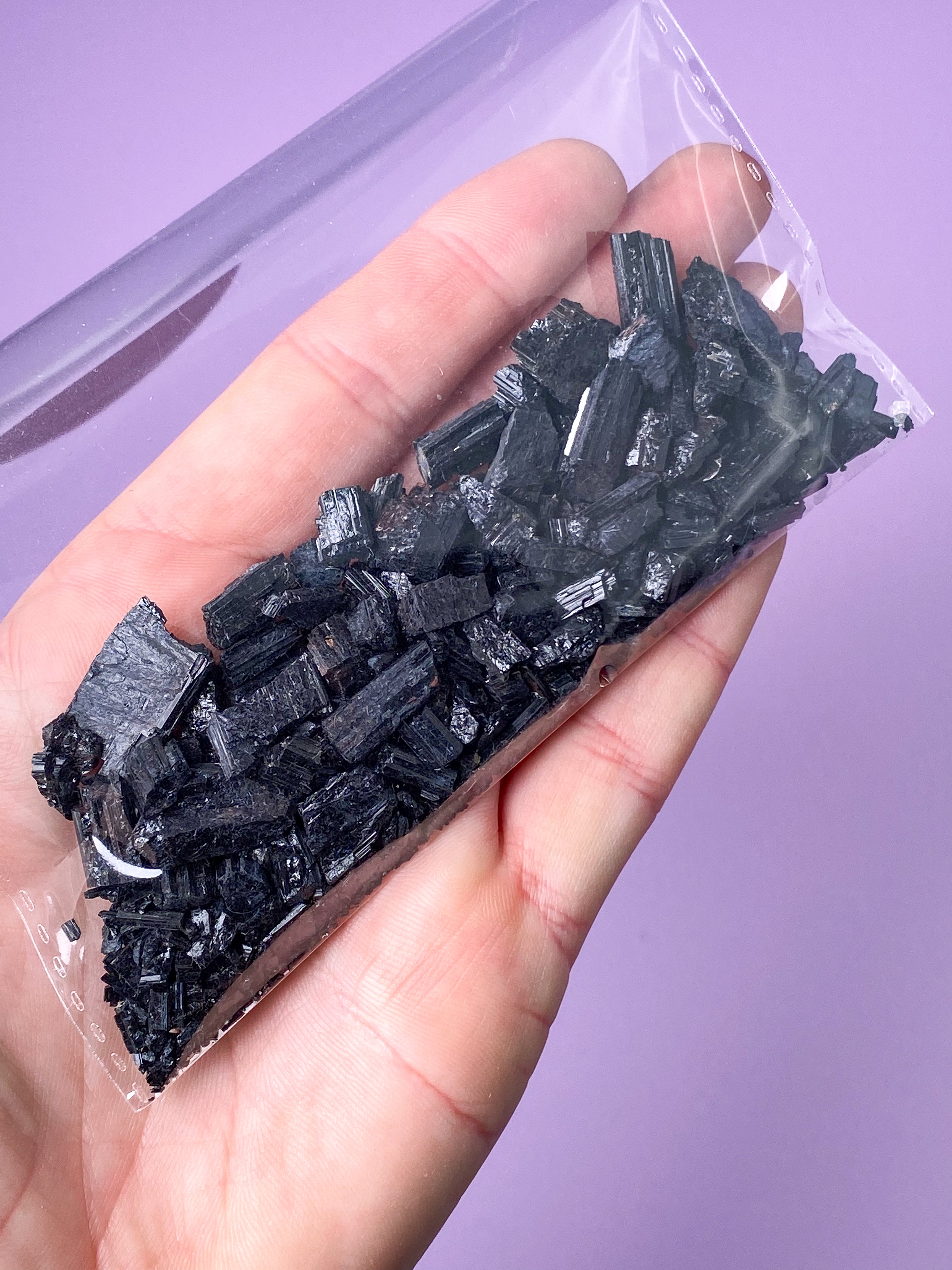 OUTLET - Sort Turmalin Smulder (50 g.)