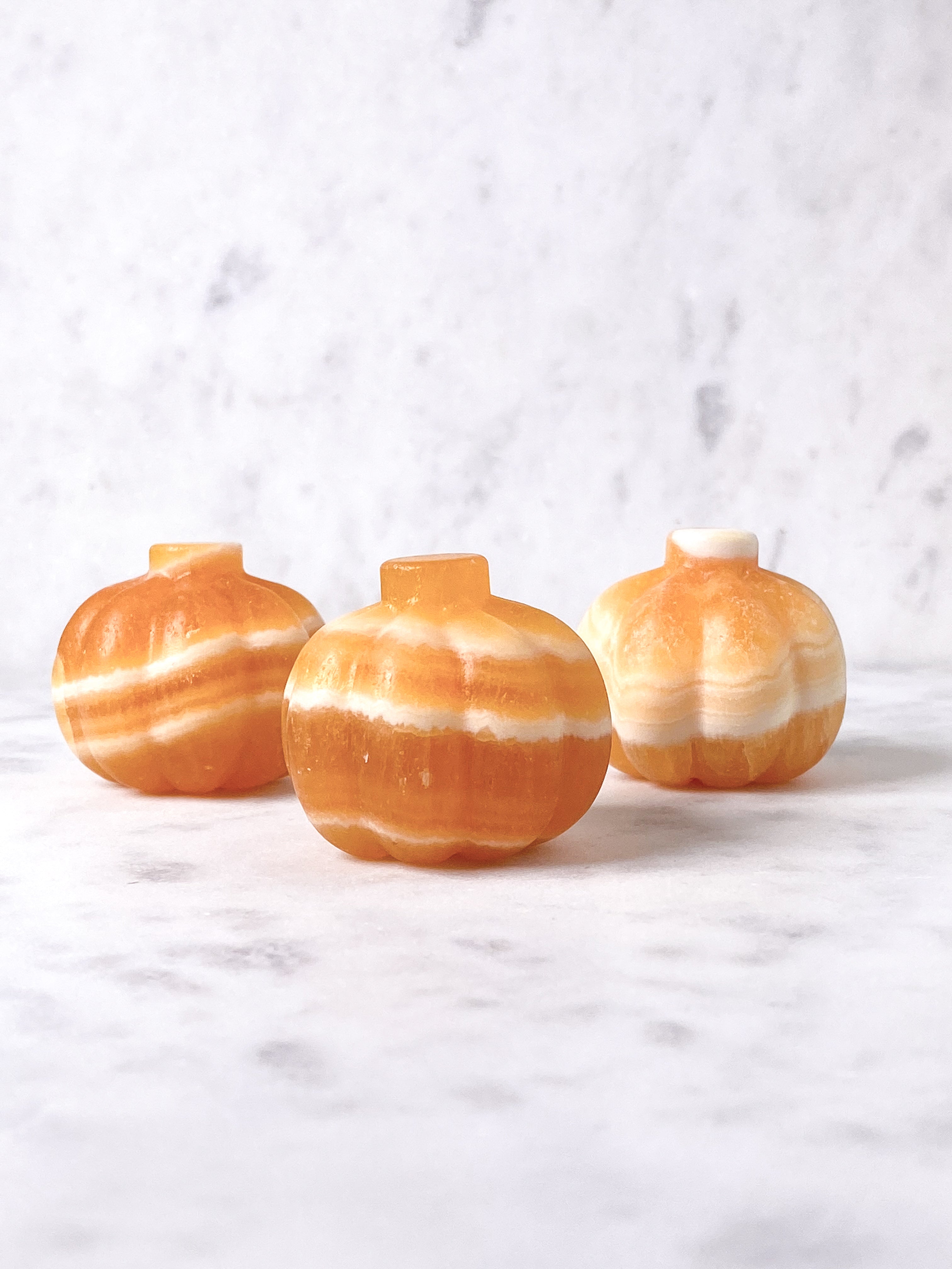 Orange Calcit Græskar m. Bånd