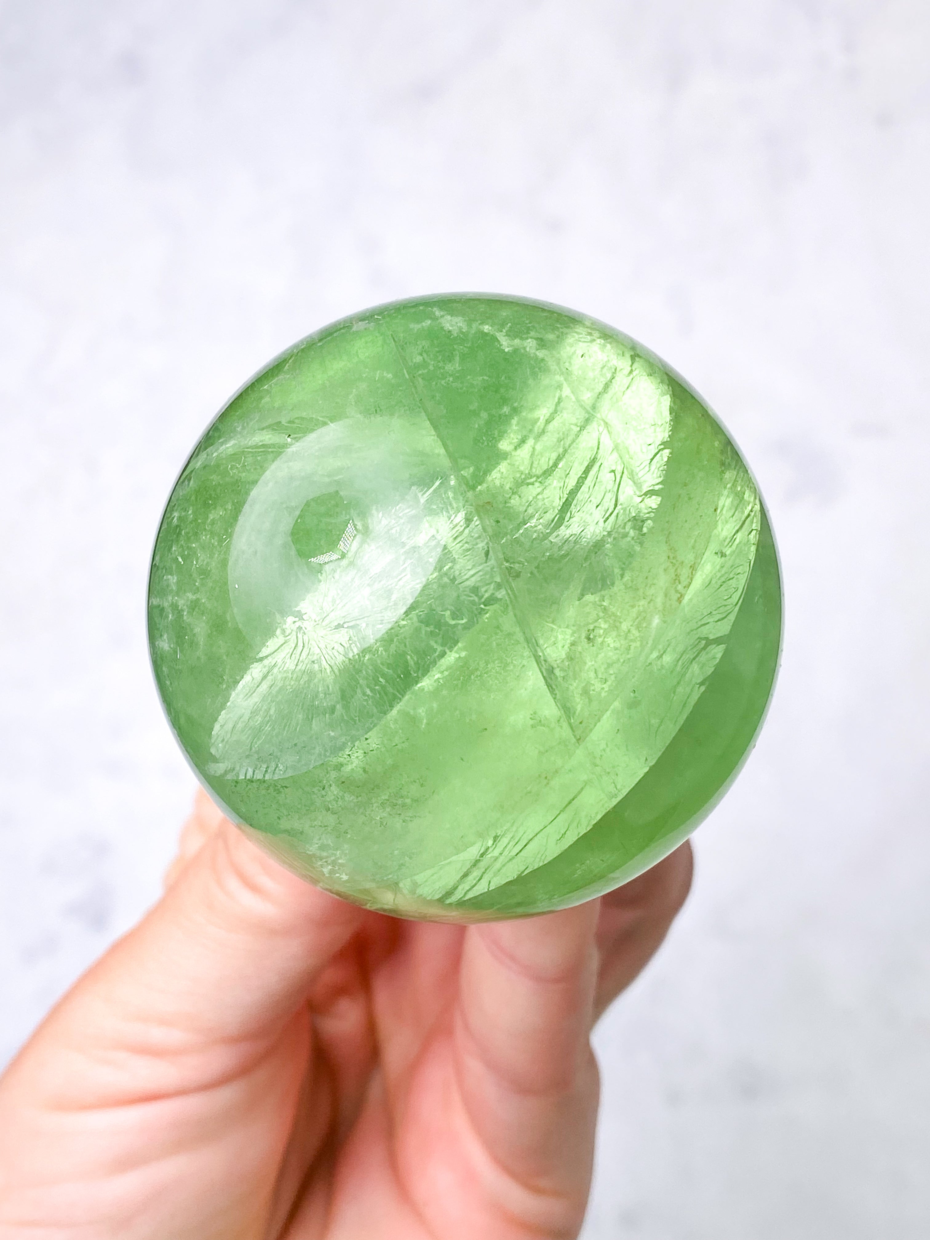 Apple Green Fluorit Kugle (Nr. 3)