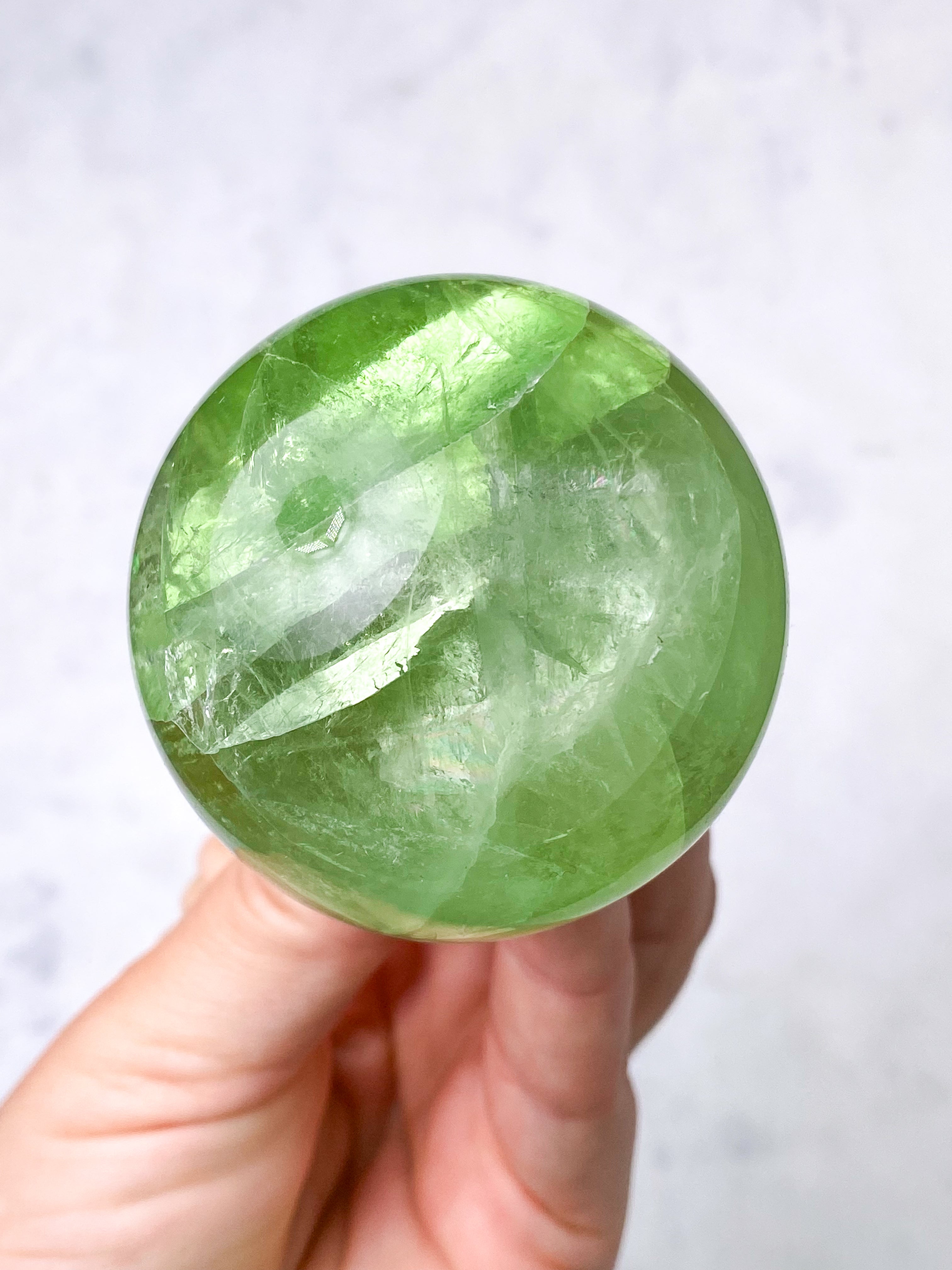 Apple Green Fluorit Kugle (Nr. 6)