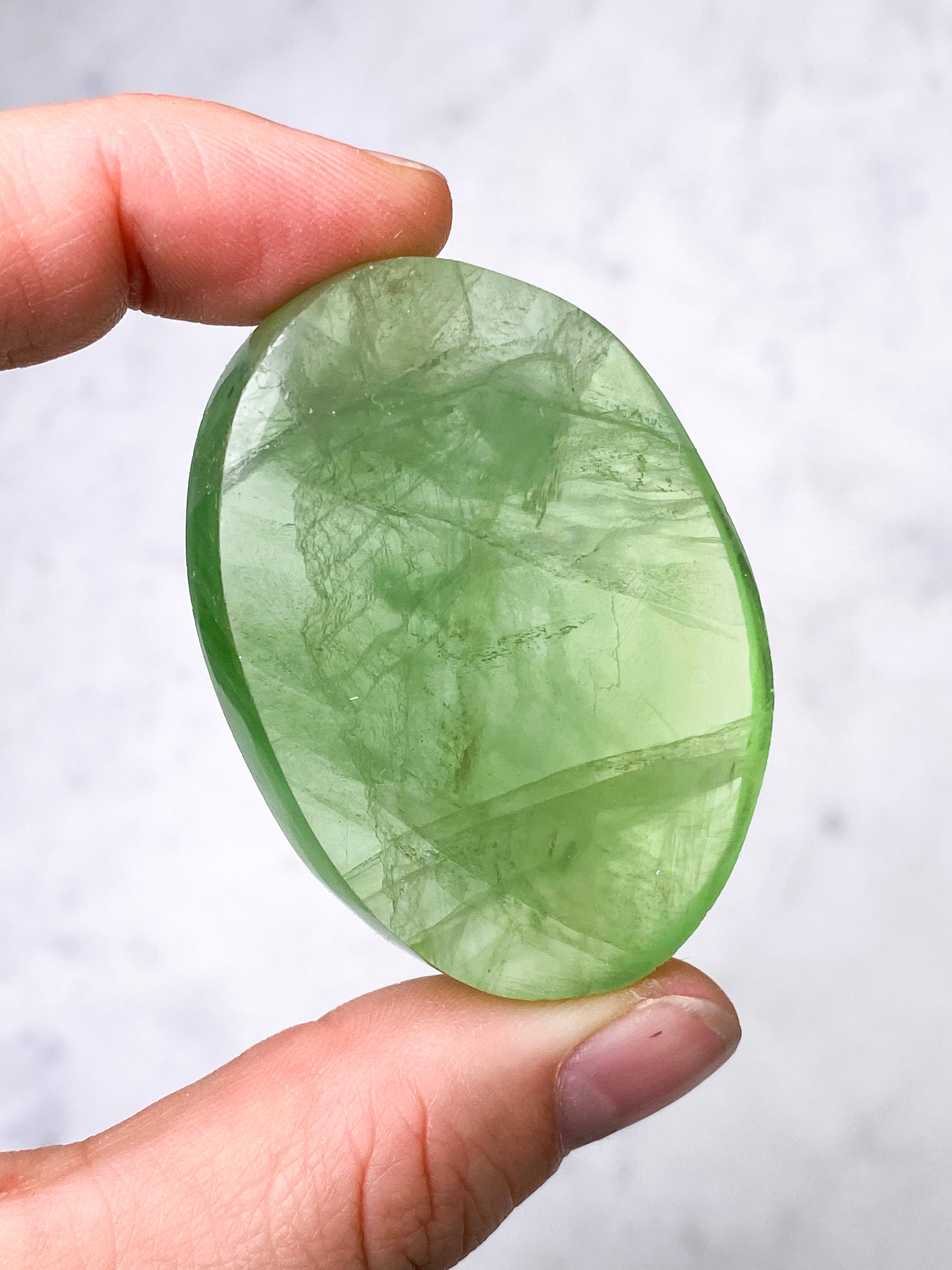 Apple Green Fluorit Palmstone (Nr. 17)