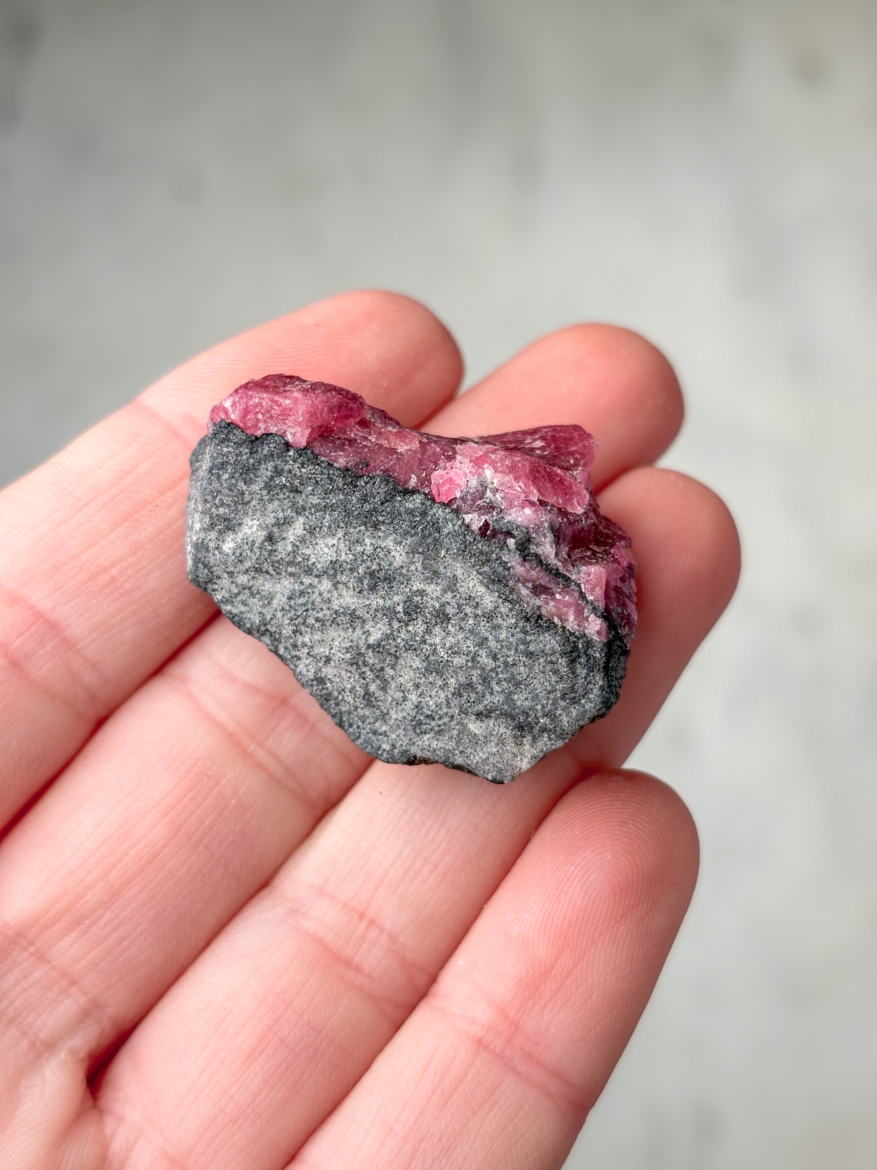 Gemmy Rhodonit (Nr. 6)