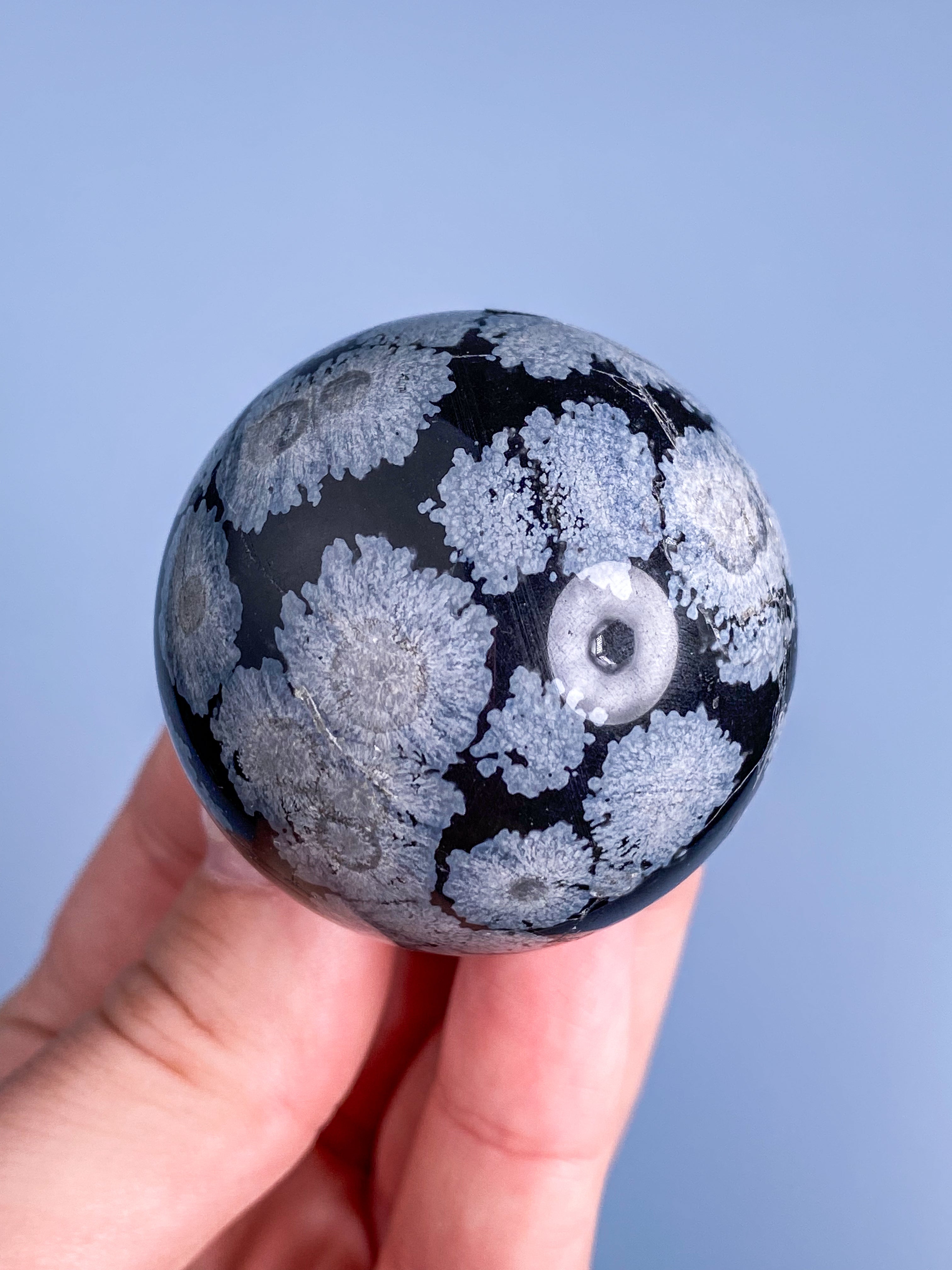 Snowflake obsidian kula (2 cm)