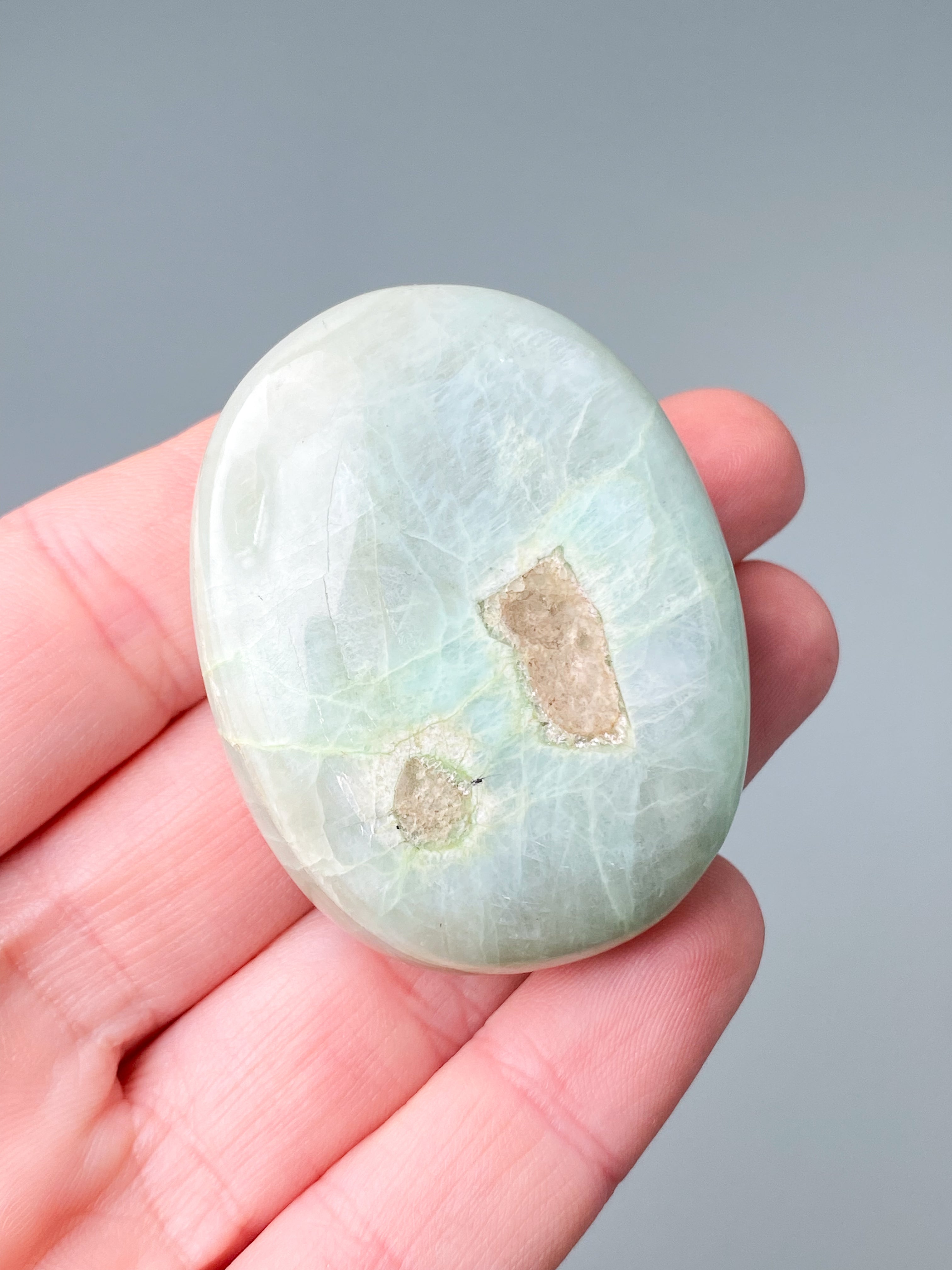 Grøn Månesten (Garnierit) Palmstone (Nr. 1)