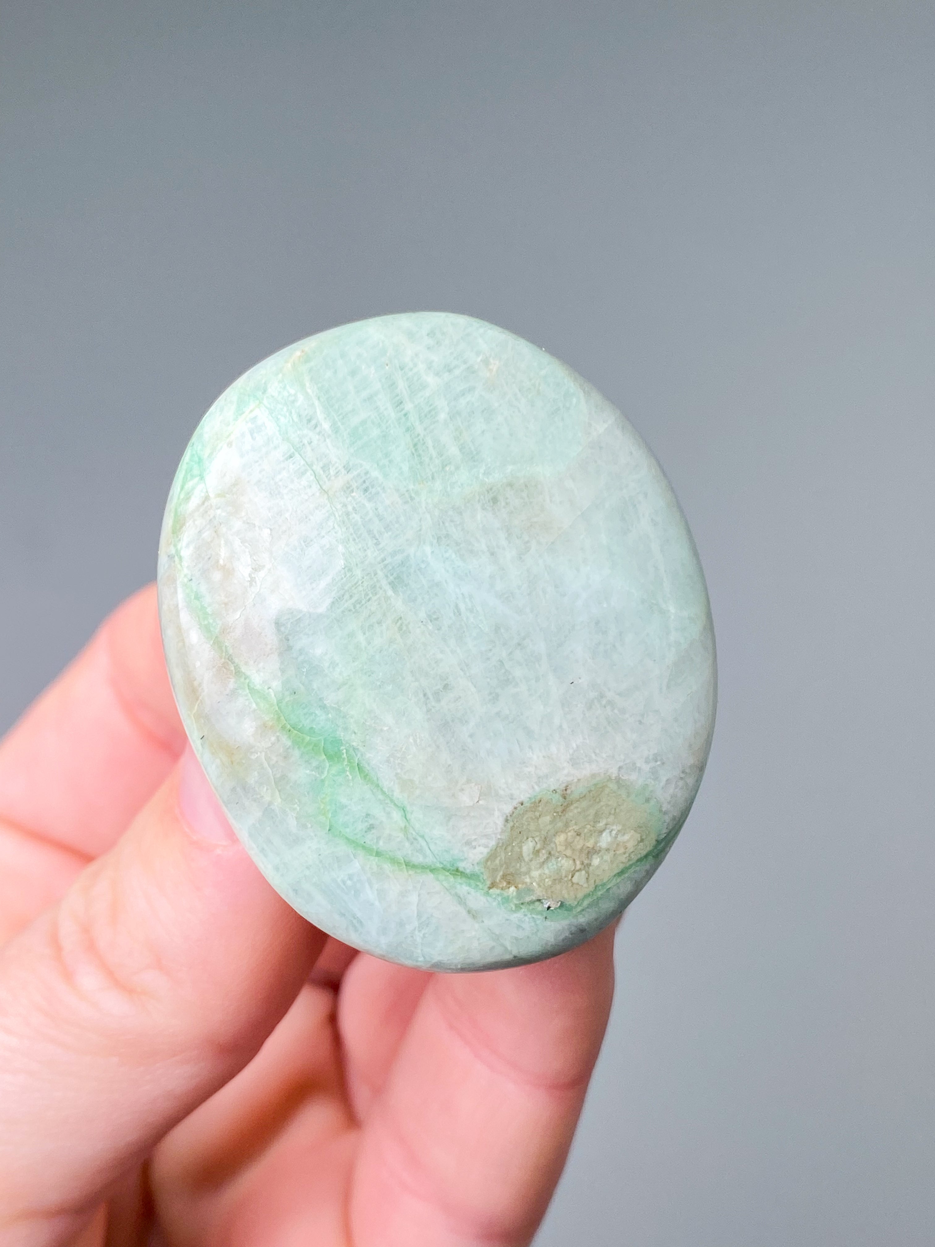 Grøn Månesten (Garnierit) Palmstone (Nr. 5)