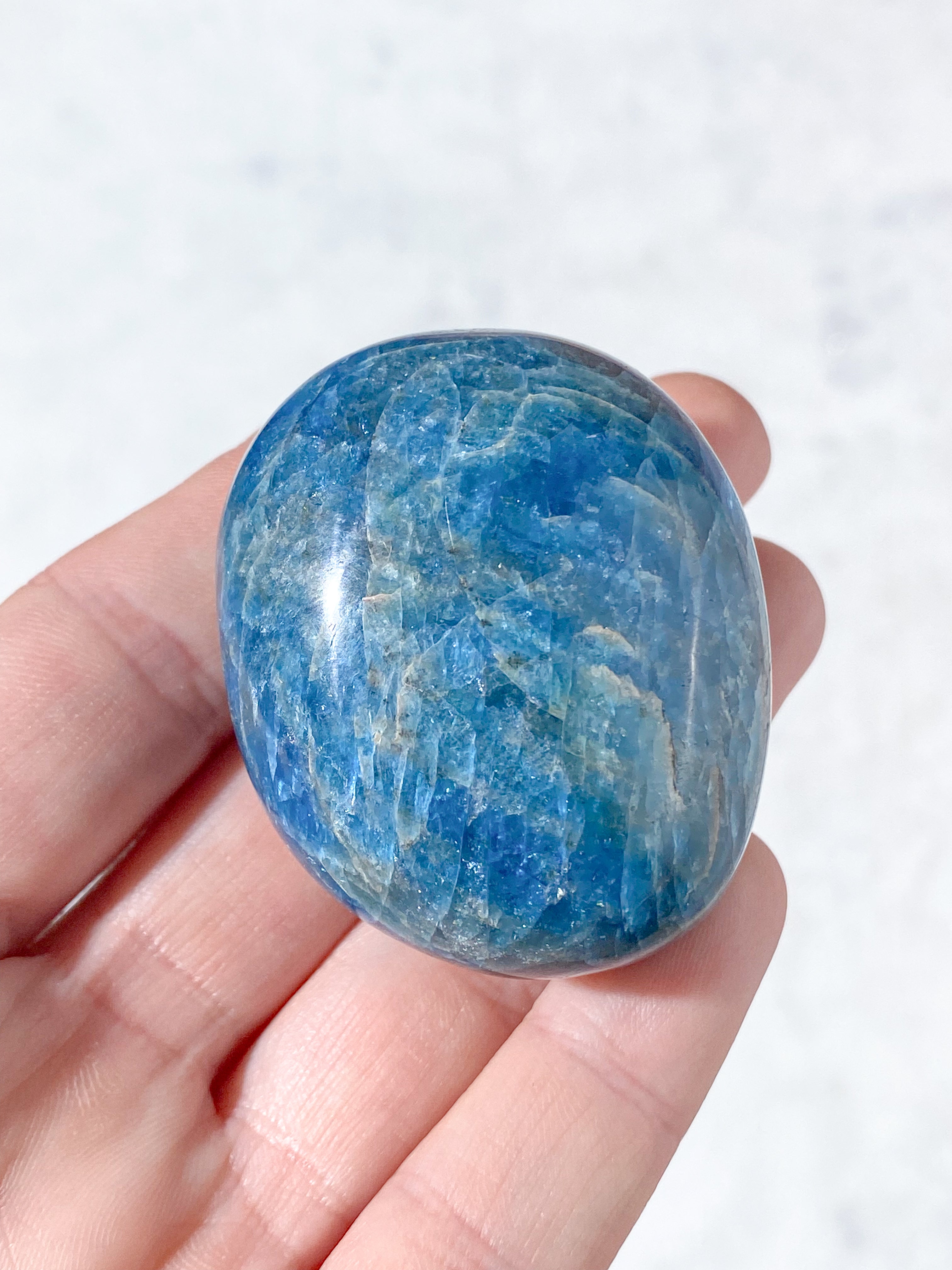 Blå Apatit Palmstone (Nr. 2)