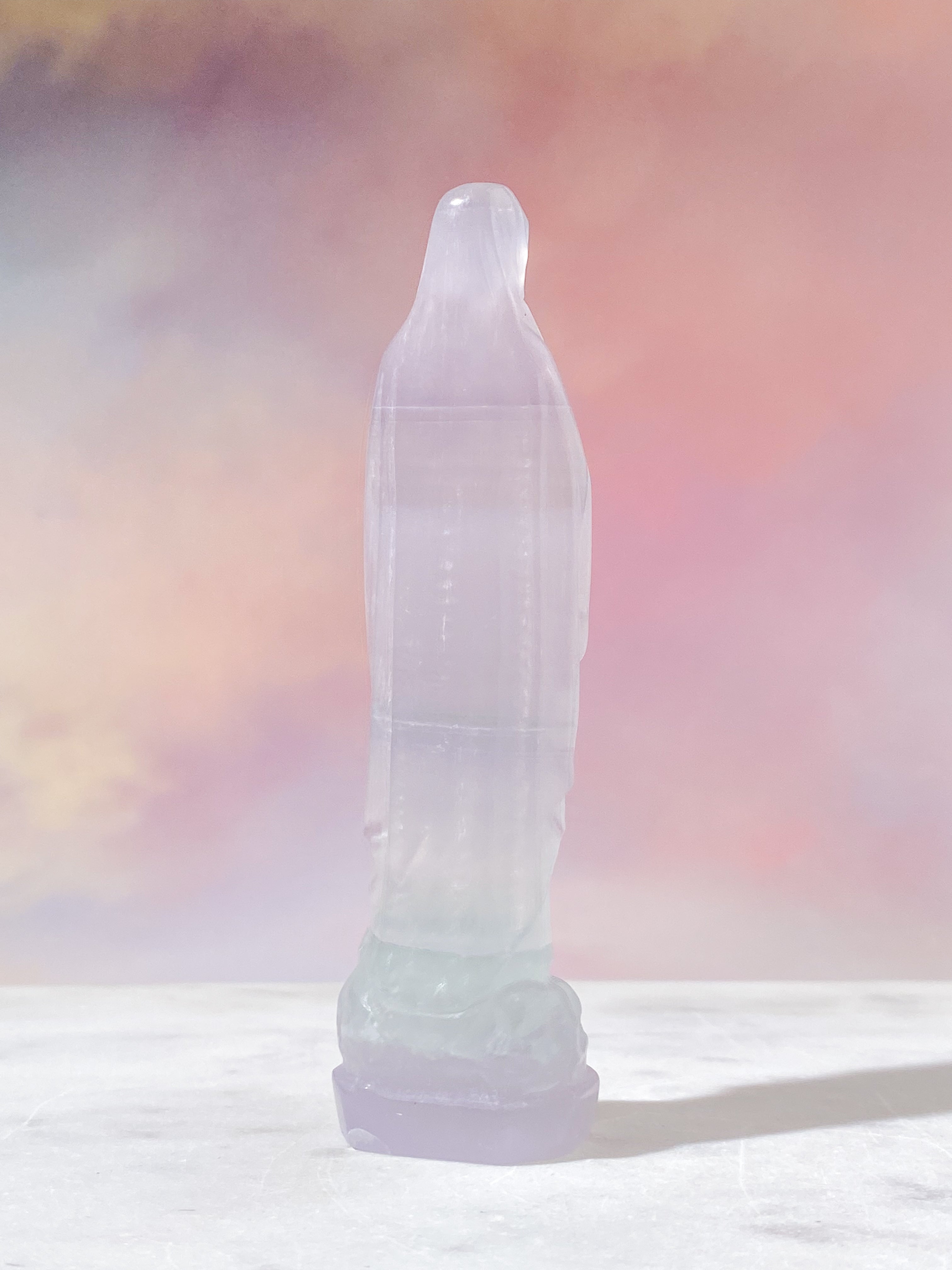 Lavendel (Yttrium) Fluorit Madonna (Nr. 4)