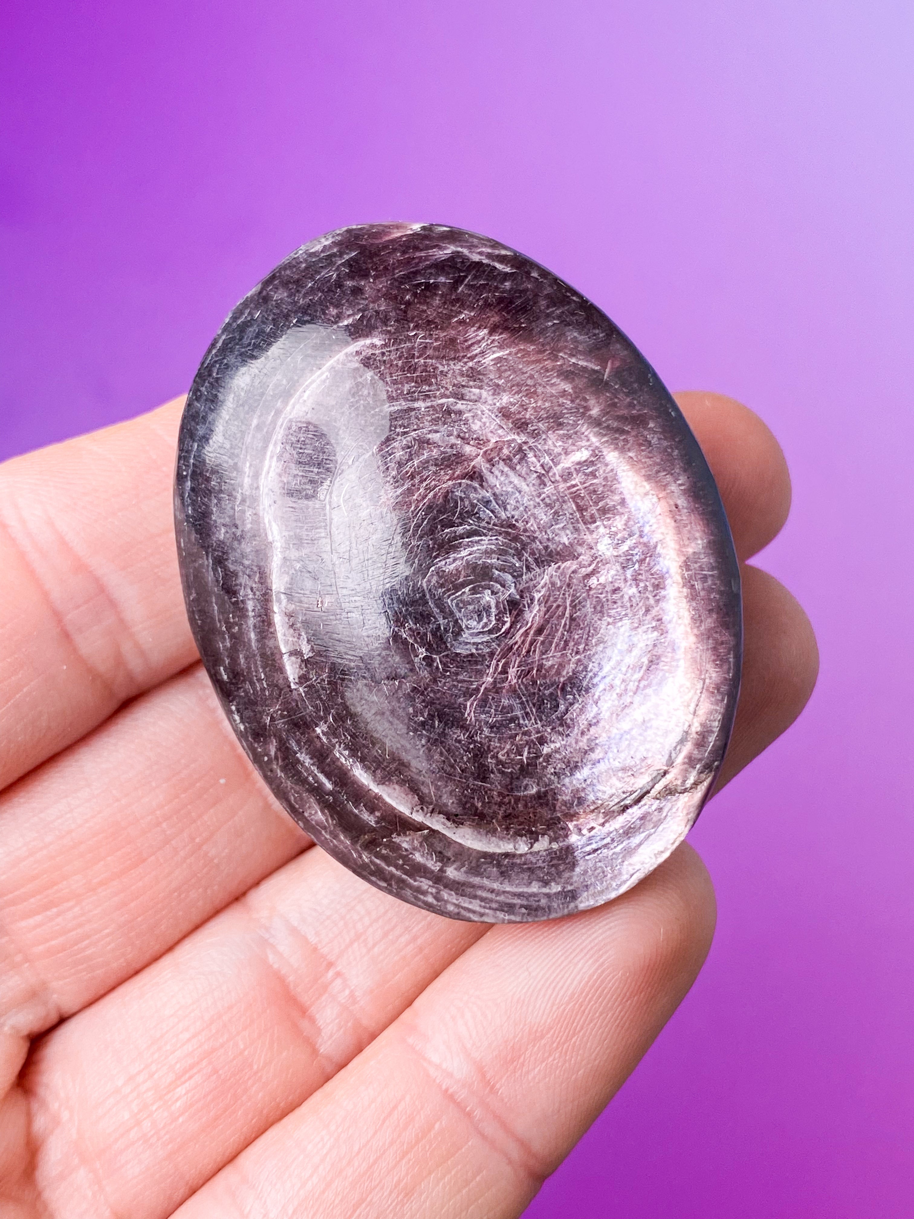 Gemmy Lepidolite Palmstone (nr 4)