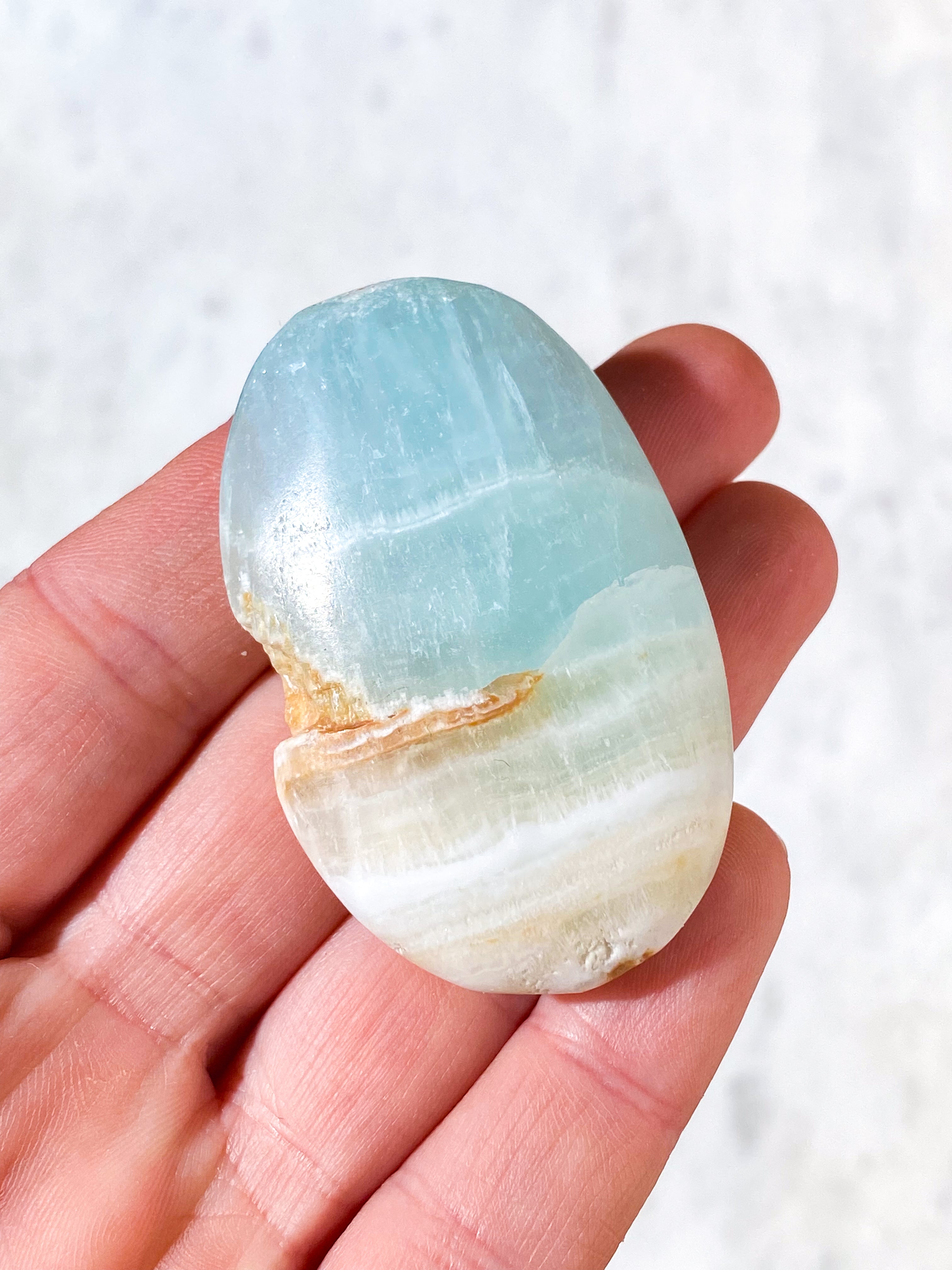 Caribisk Calcit Palmstone (Nr. 3)