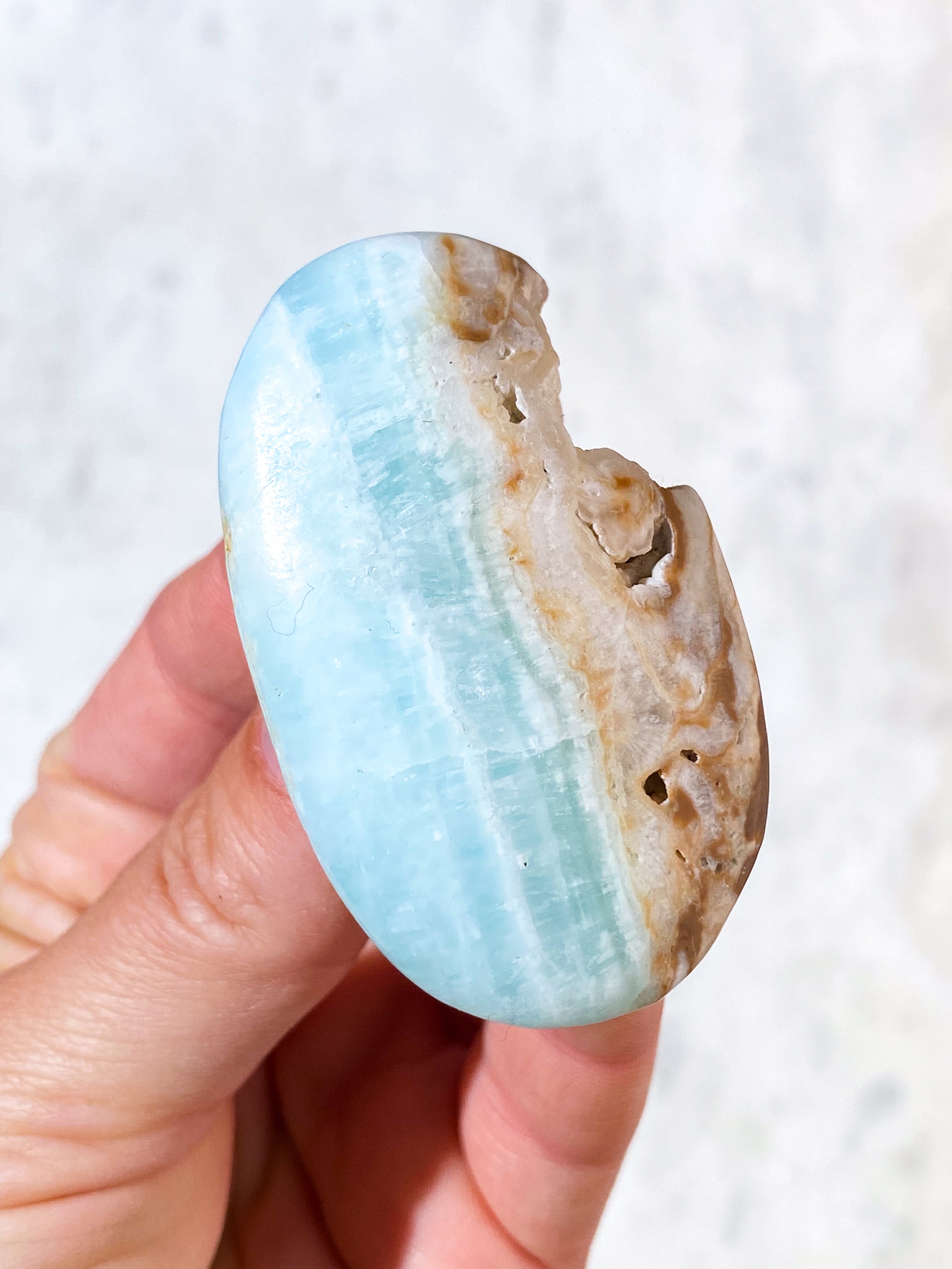 Caribisk Calcit Palmstone (Nr. 6)