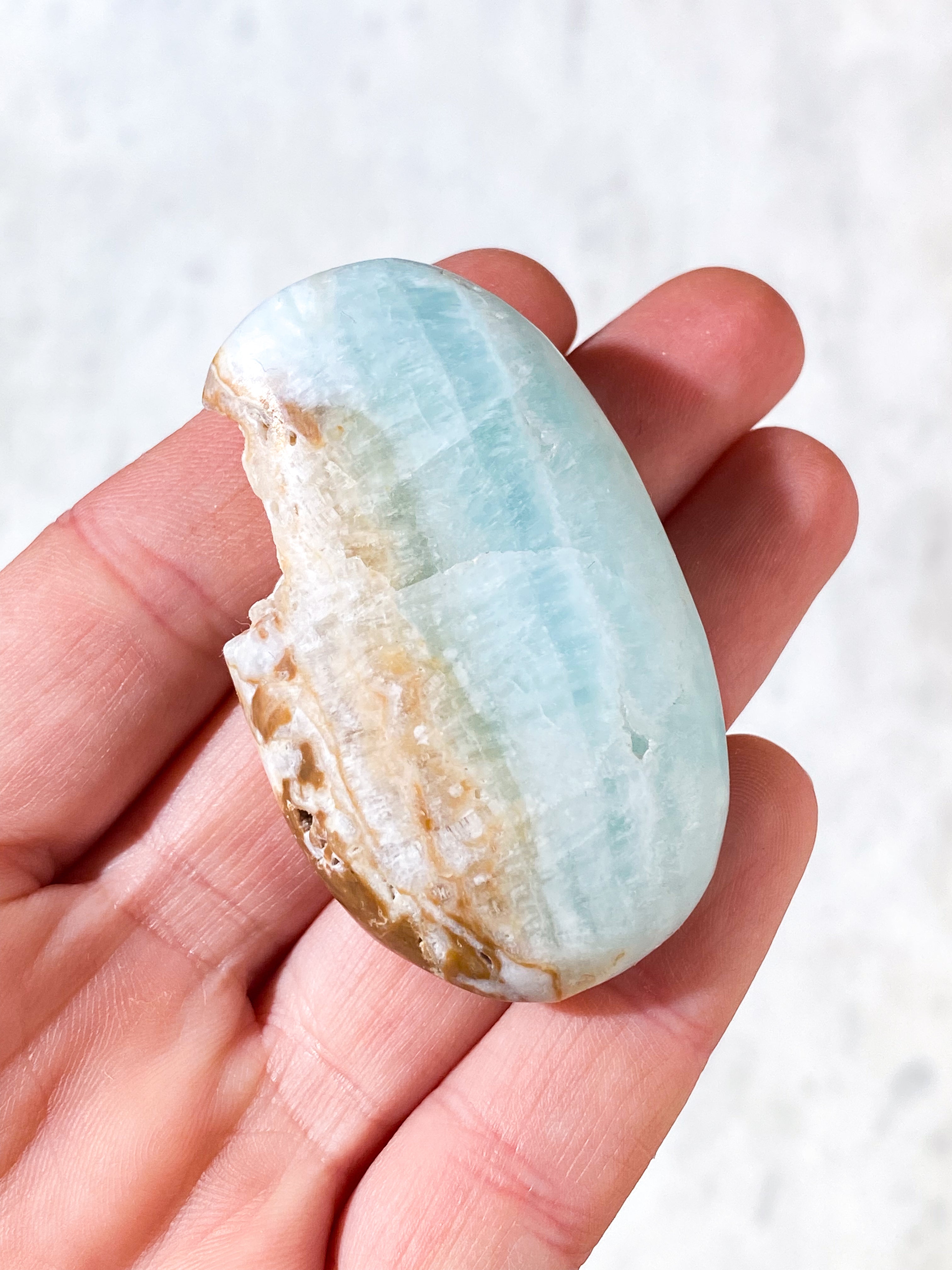 Caribisk Calcit Palmstone (Nr. 6)