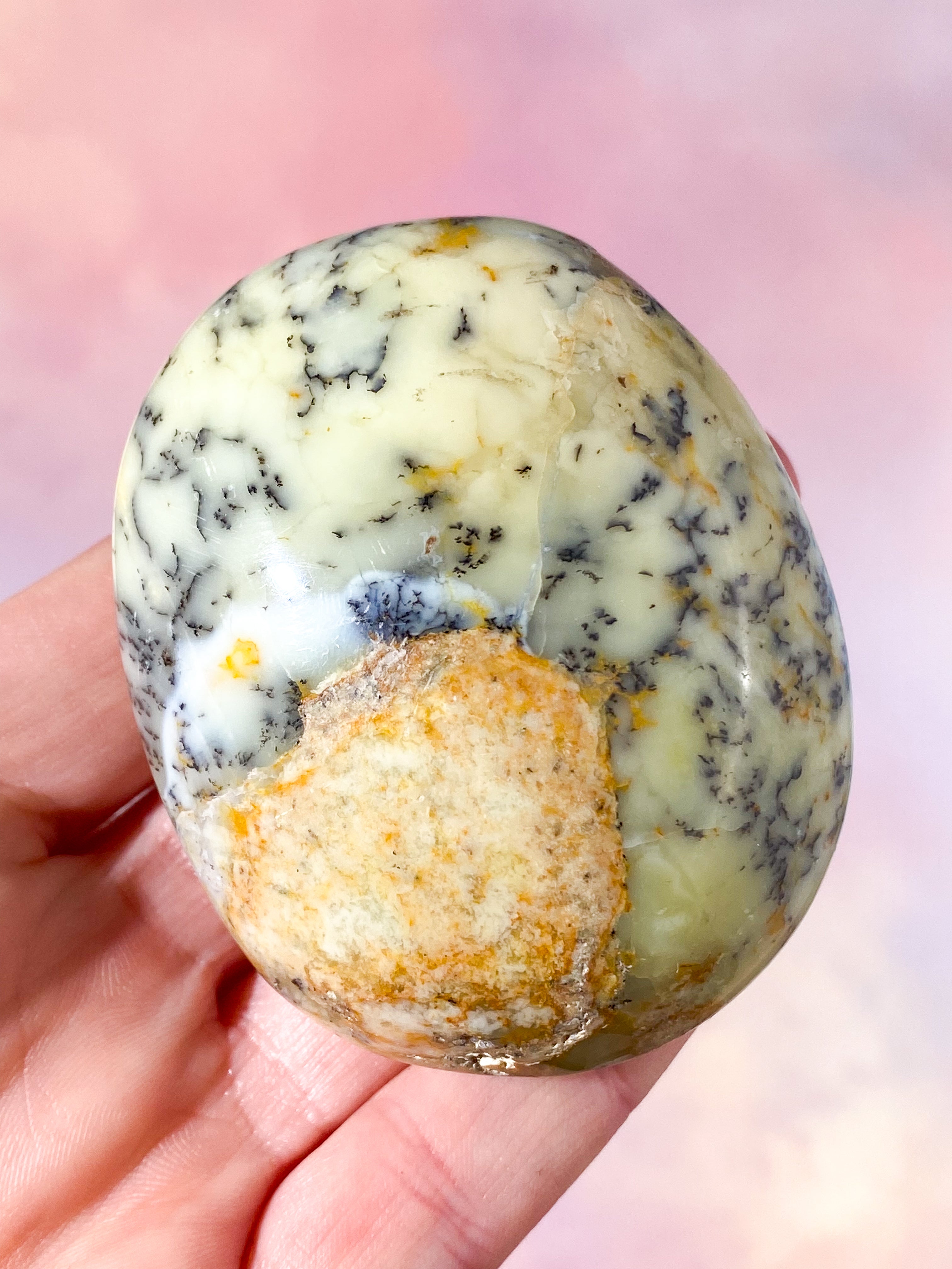 Grøn Dendrit Opal Palmstone (Nr. 2)