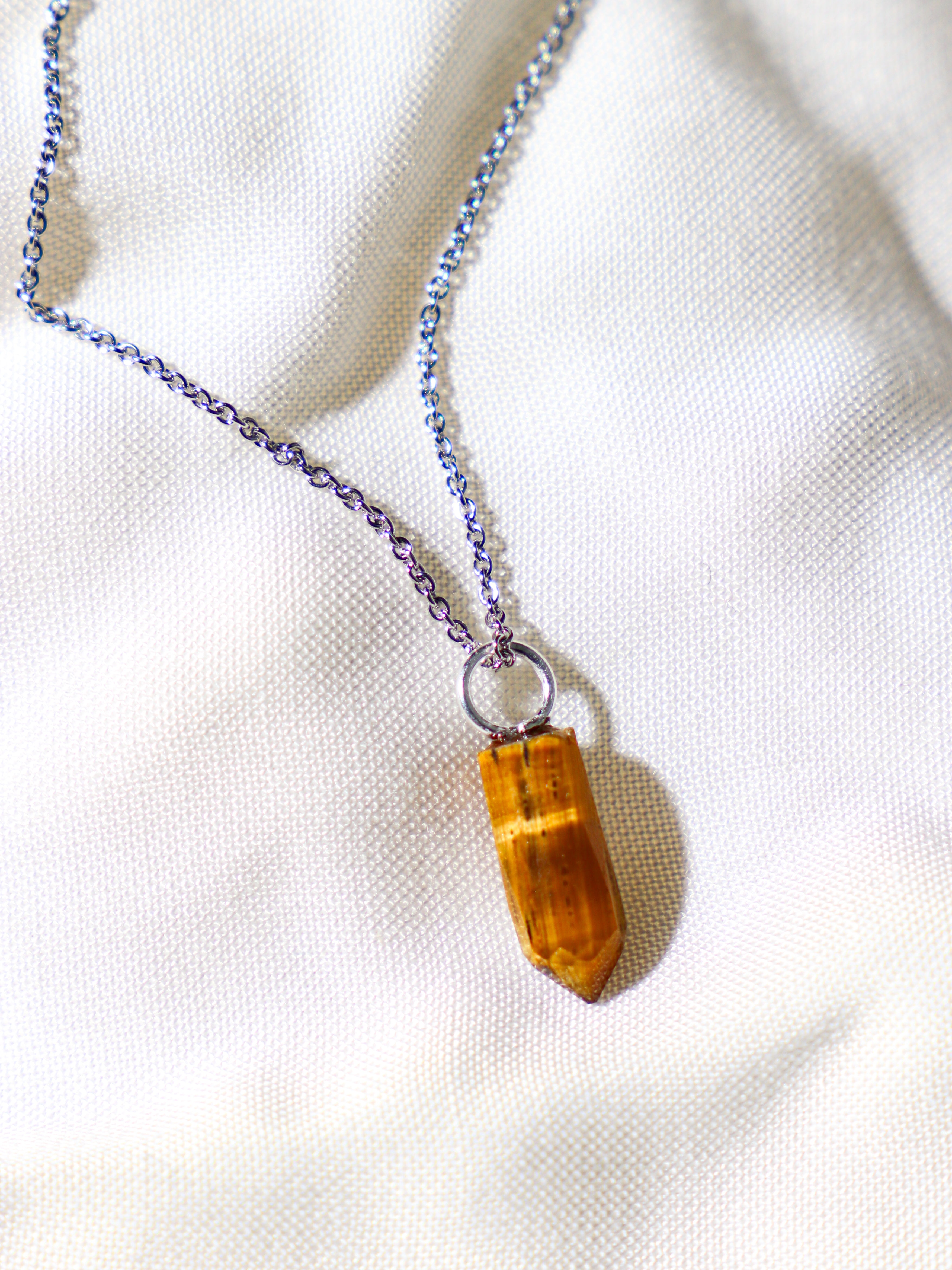 Tigerøje Spids Halskæde