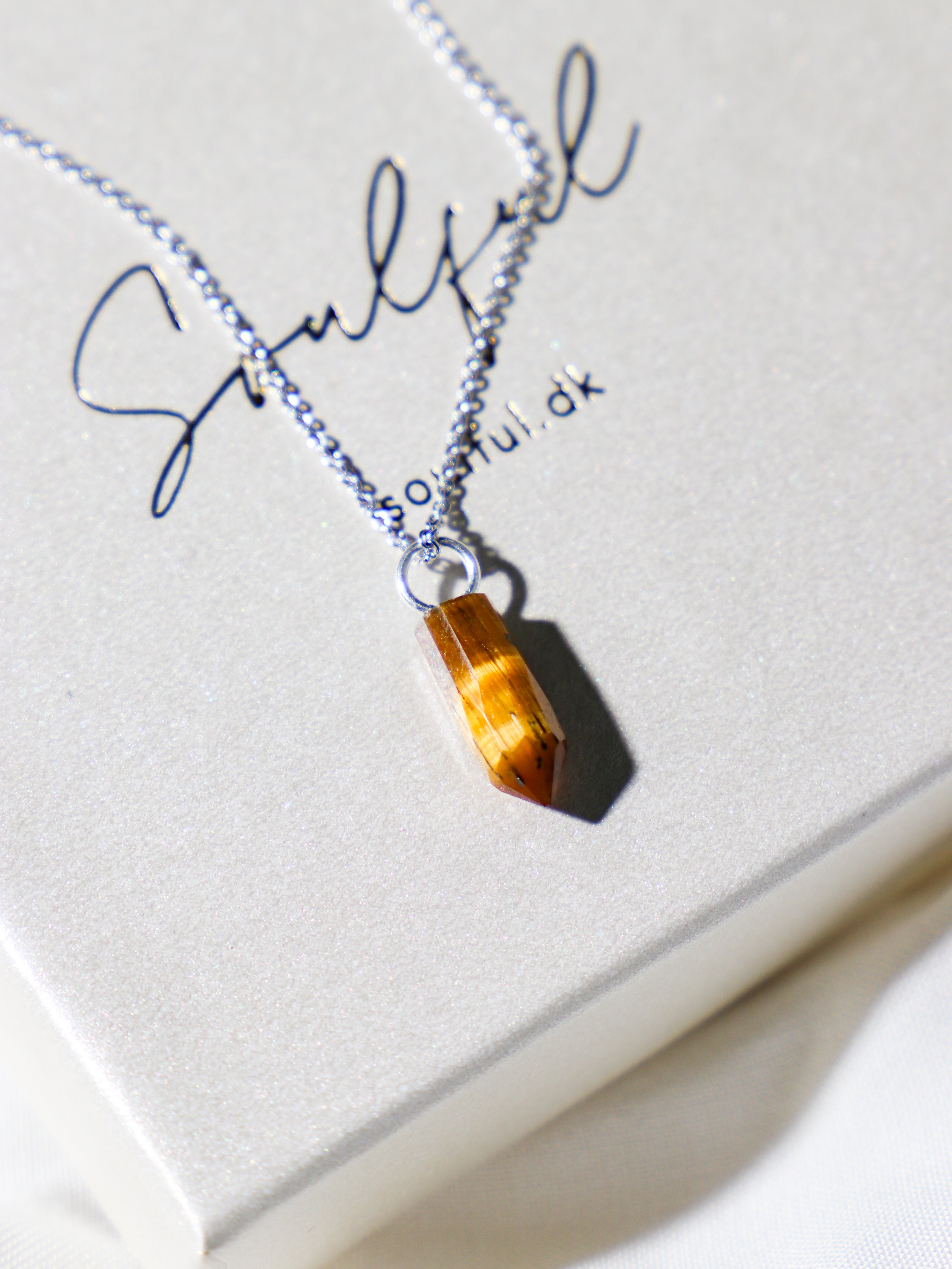 Tigerøje Spids Halskæde