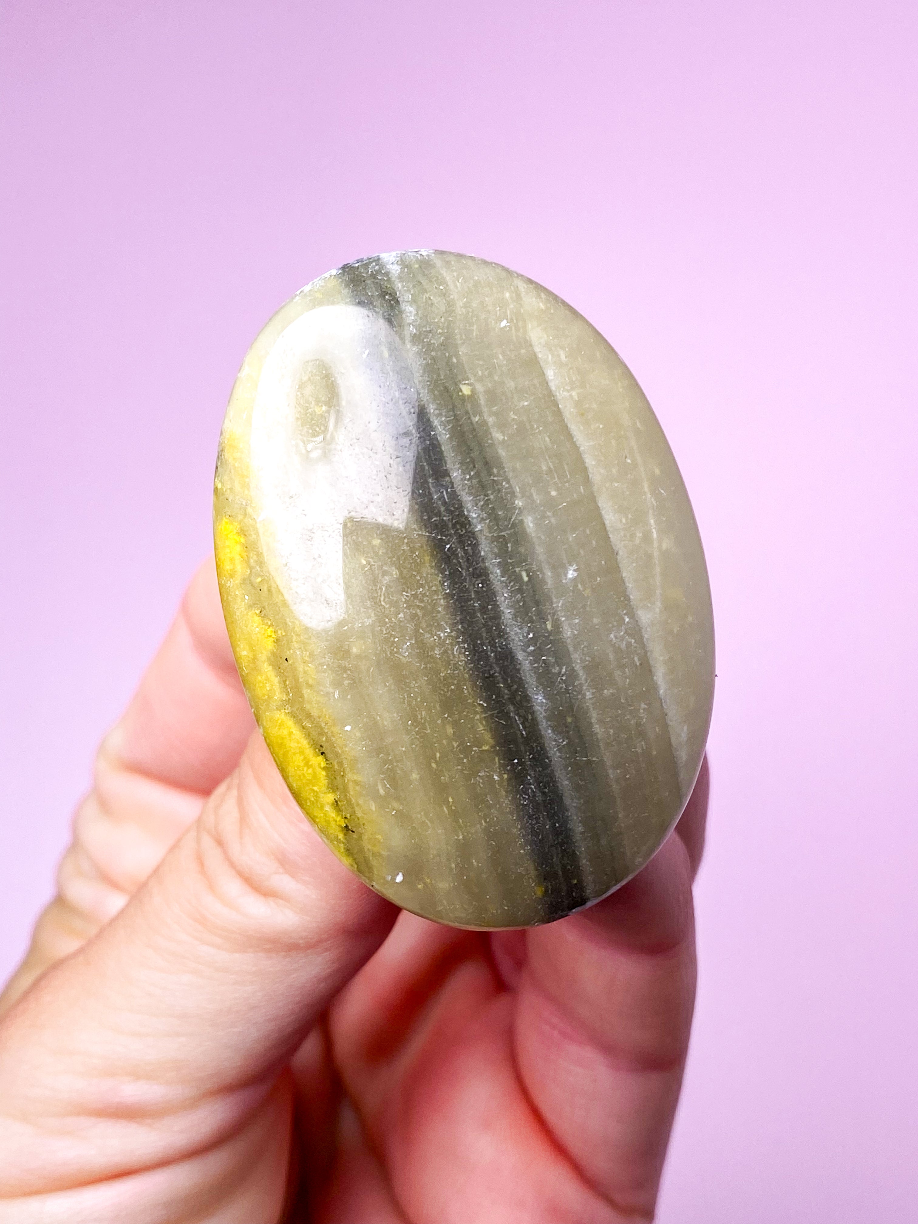 Bumble Bee Onyx Palmstone (Nr. 1)