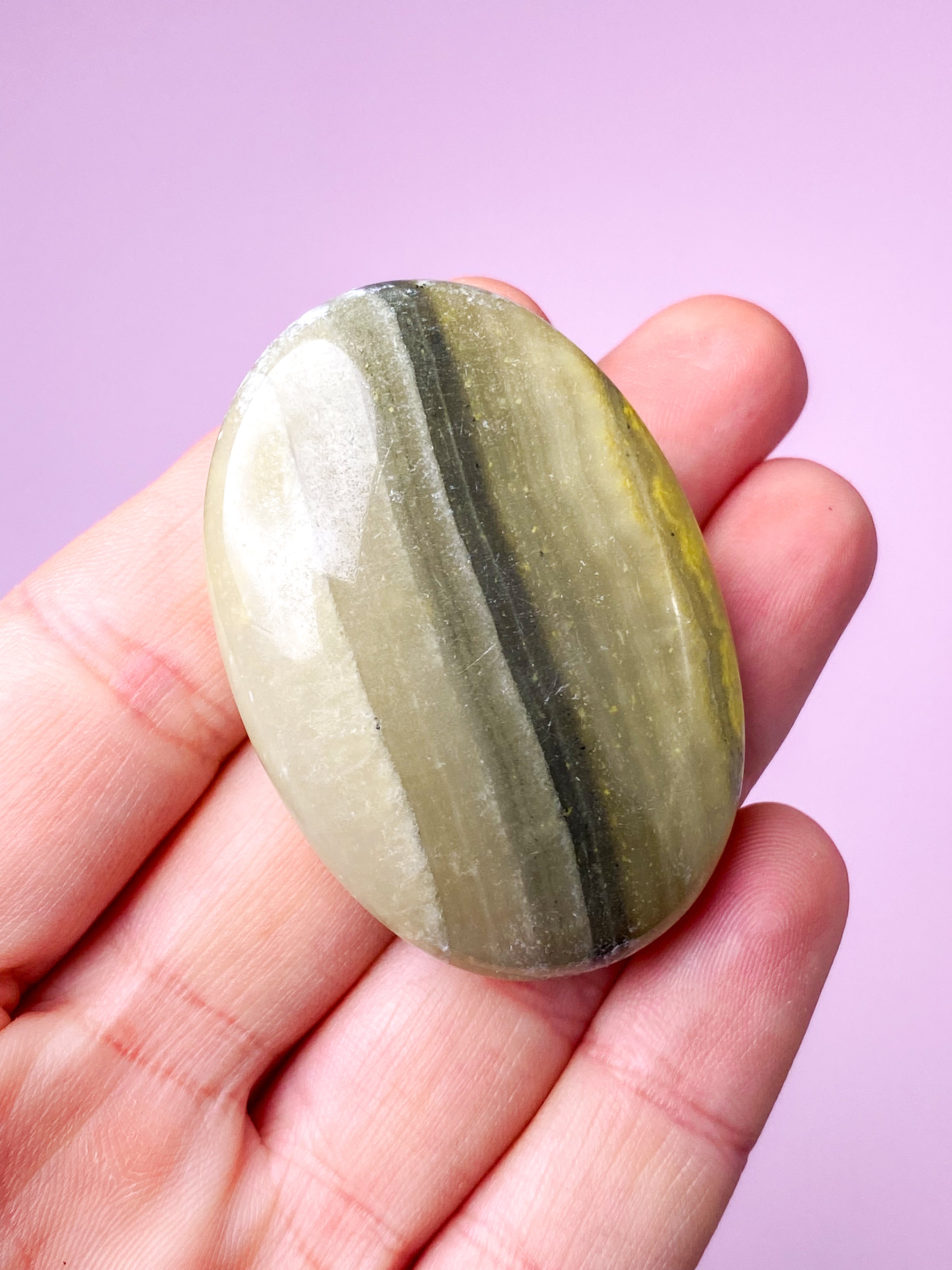 Bumble Bee Onyx Palmstone (Nr. 1)