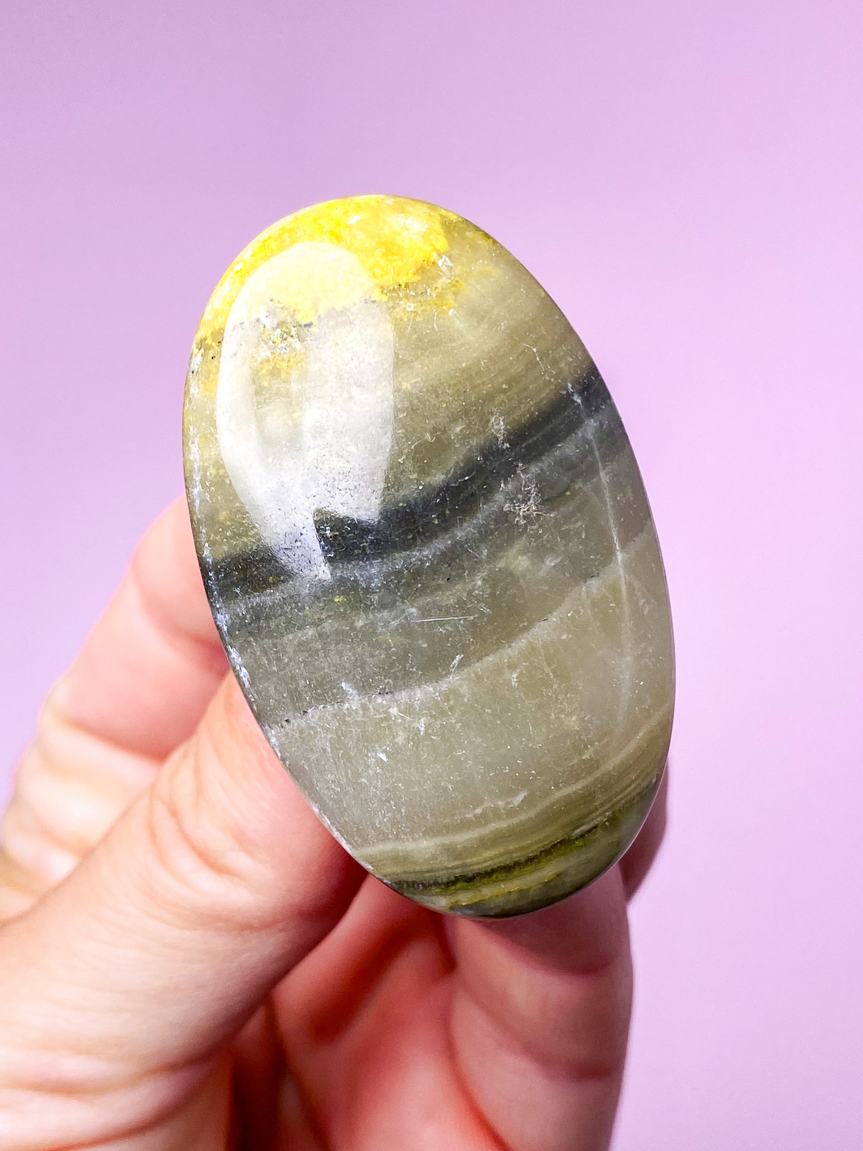 Bumble Bee Onyx Palmstone (Nr. 5)