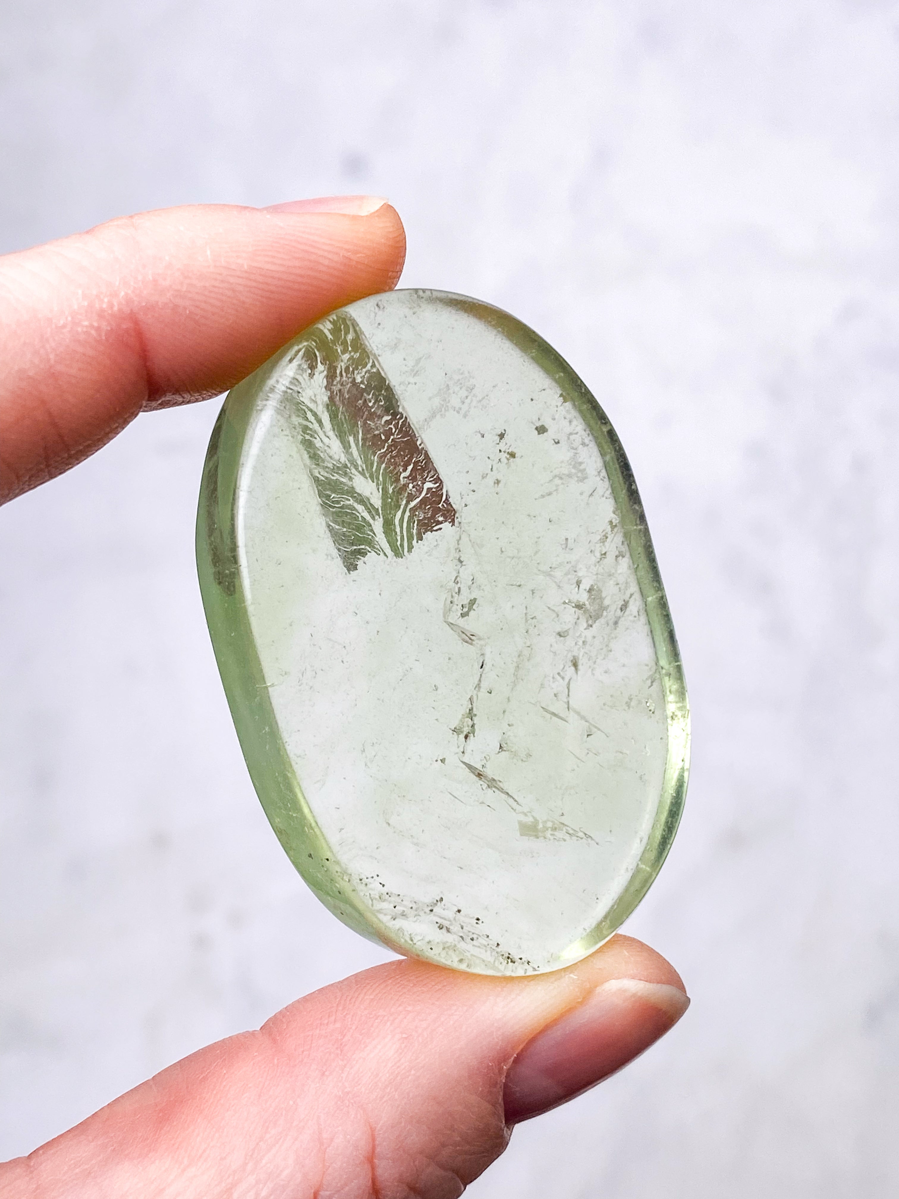 Green Apple Fluorit Palmstone (Nr. 10) (Eksklusiv)