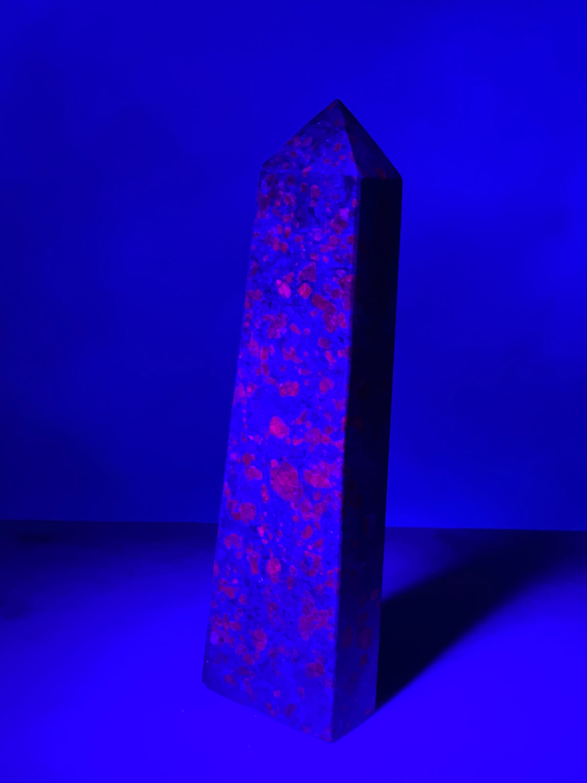 Rubin Fuchsit Tårn (Nr. 3) - UV Reaktiv