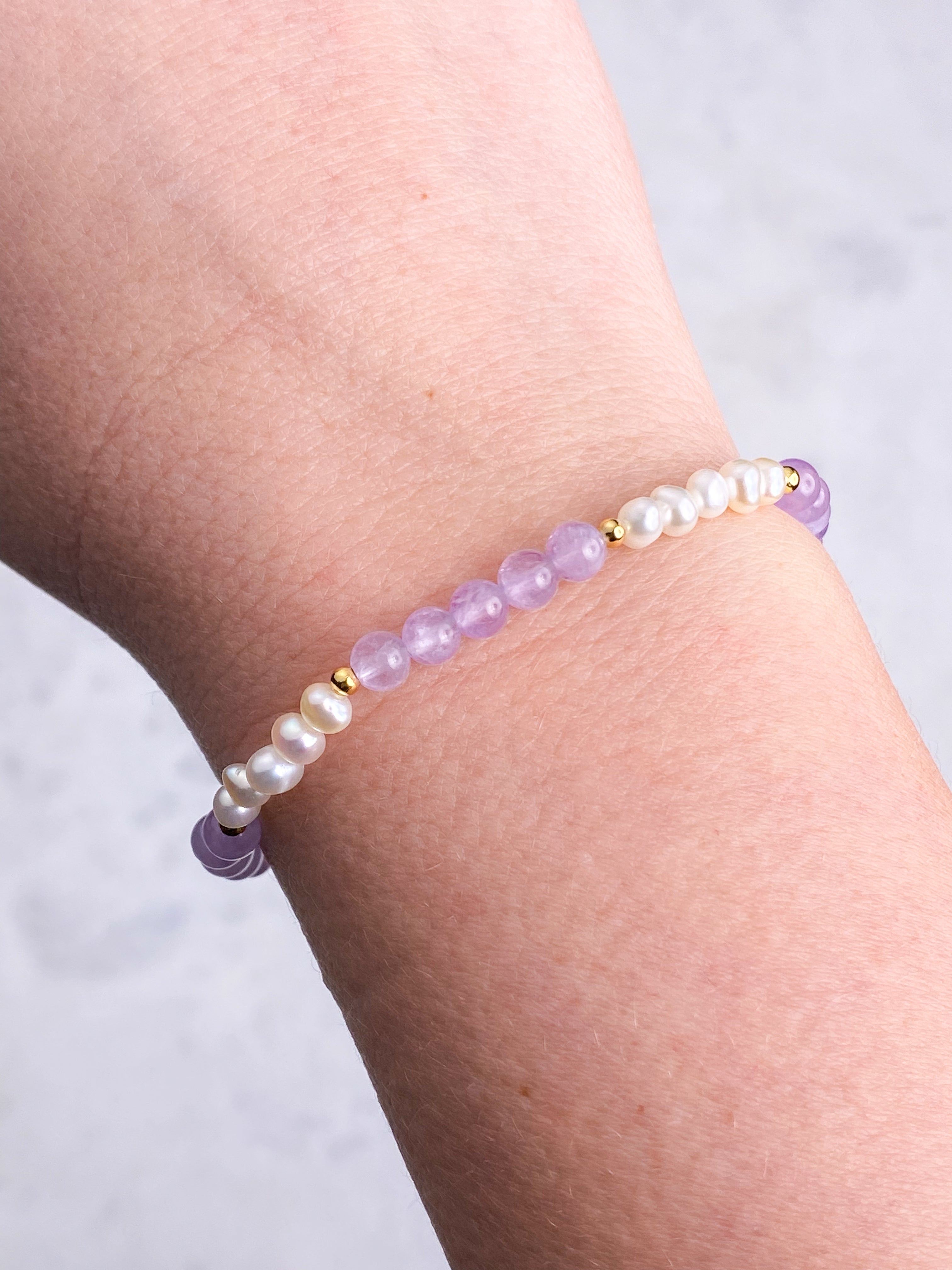 Lavendel Ametyst & Ferskvandsperle Armbånd