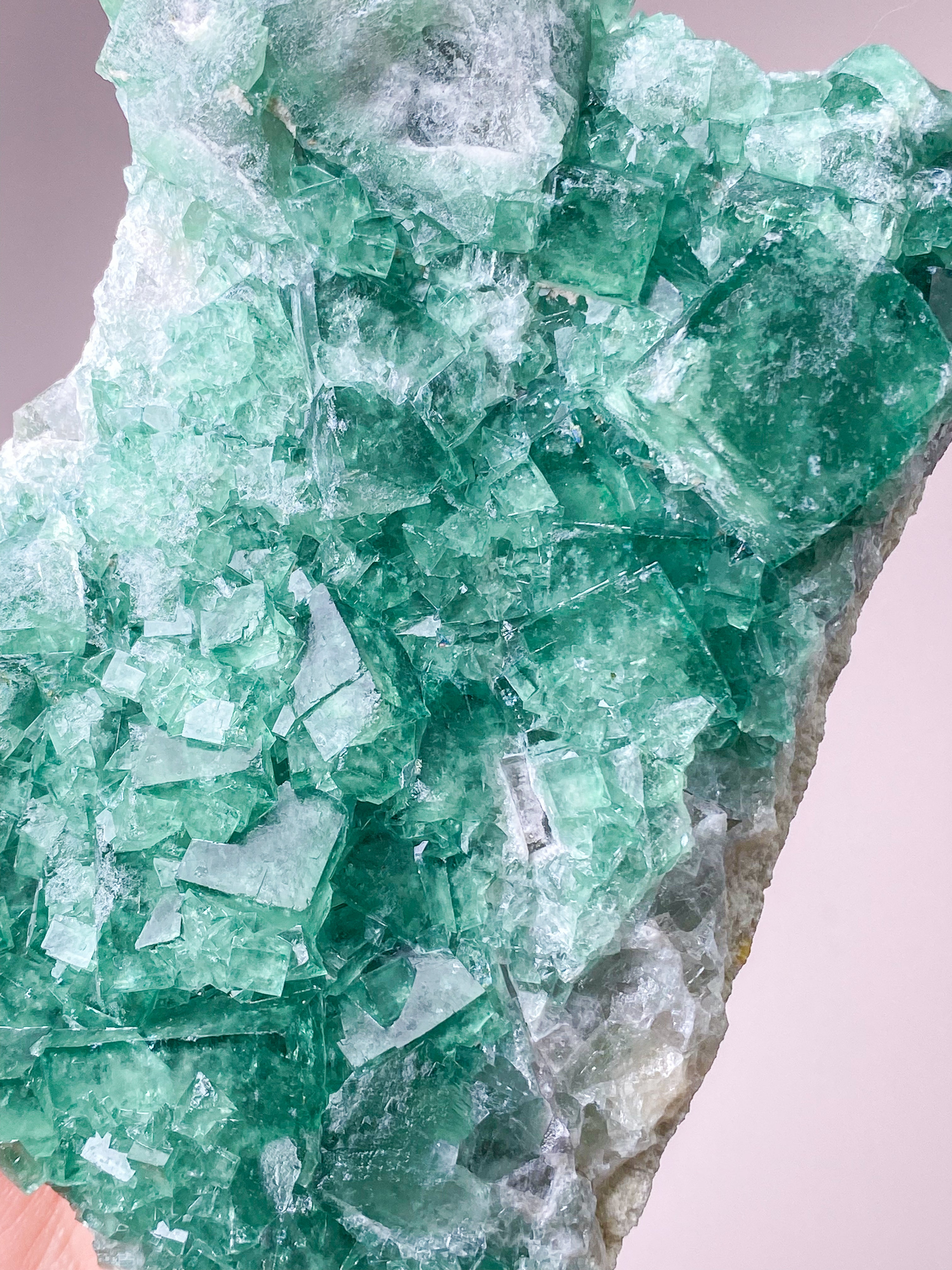 Grøn Kubisk Fluorit Klynge (Nr. 9) Eksklusiv Kvalitet