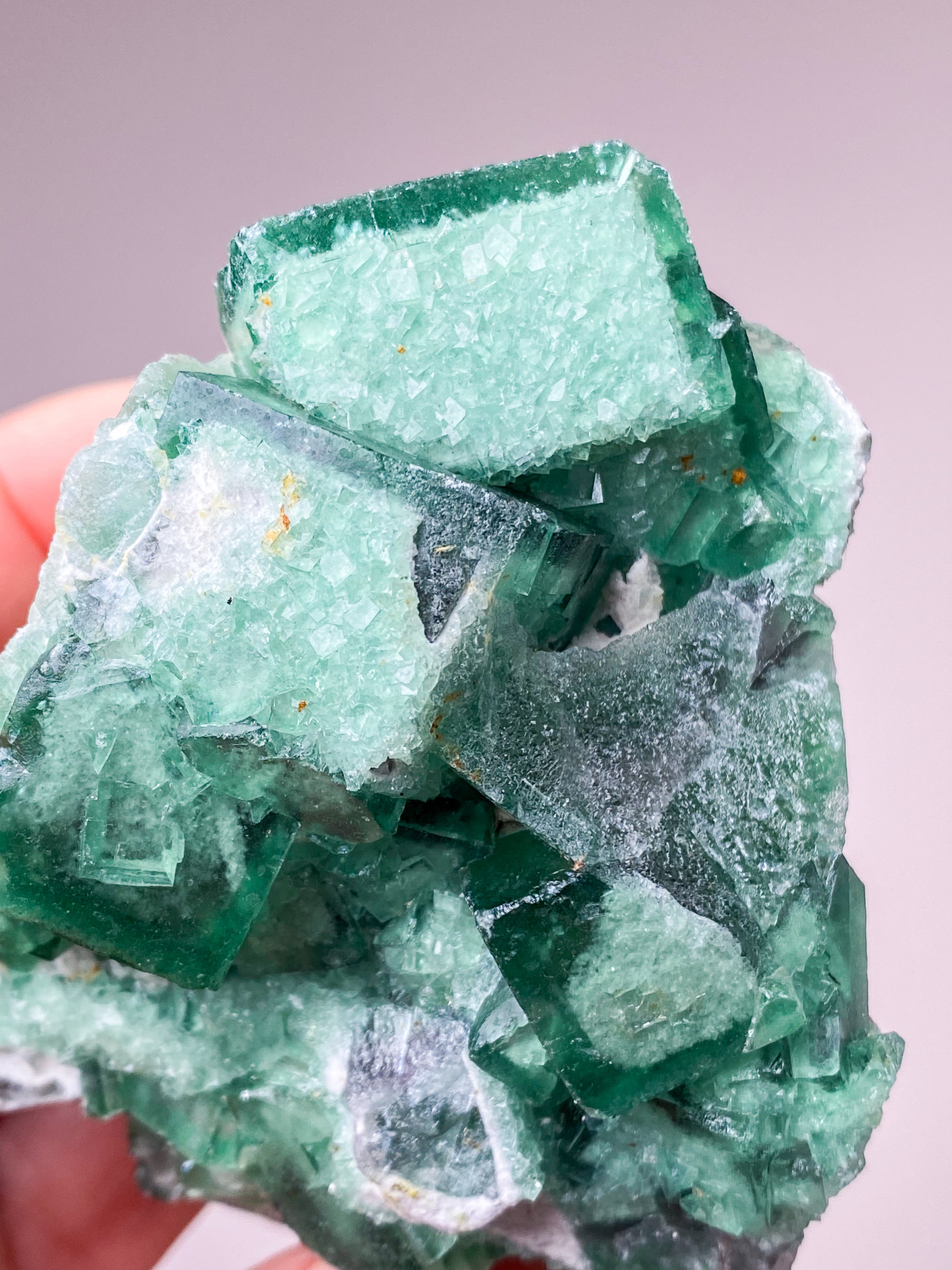 Grøn Kubisk Fluorit Klynge (Nr. 10) Eksklusiv Kvalitet