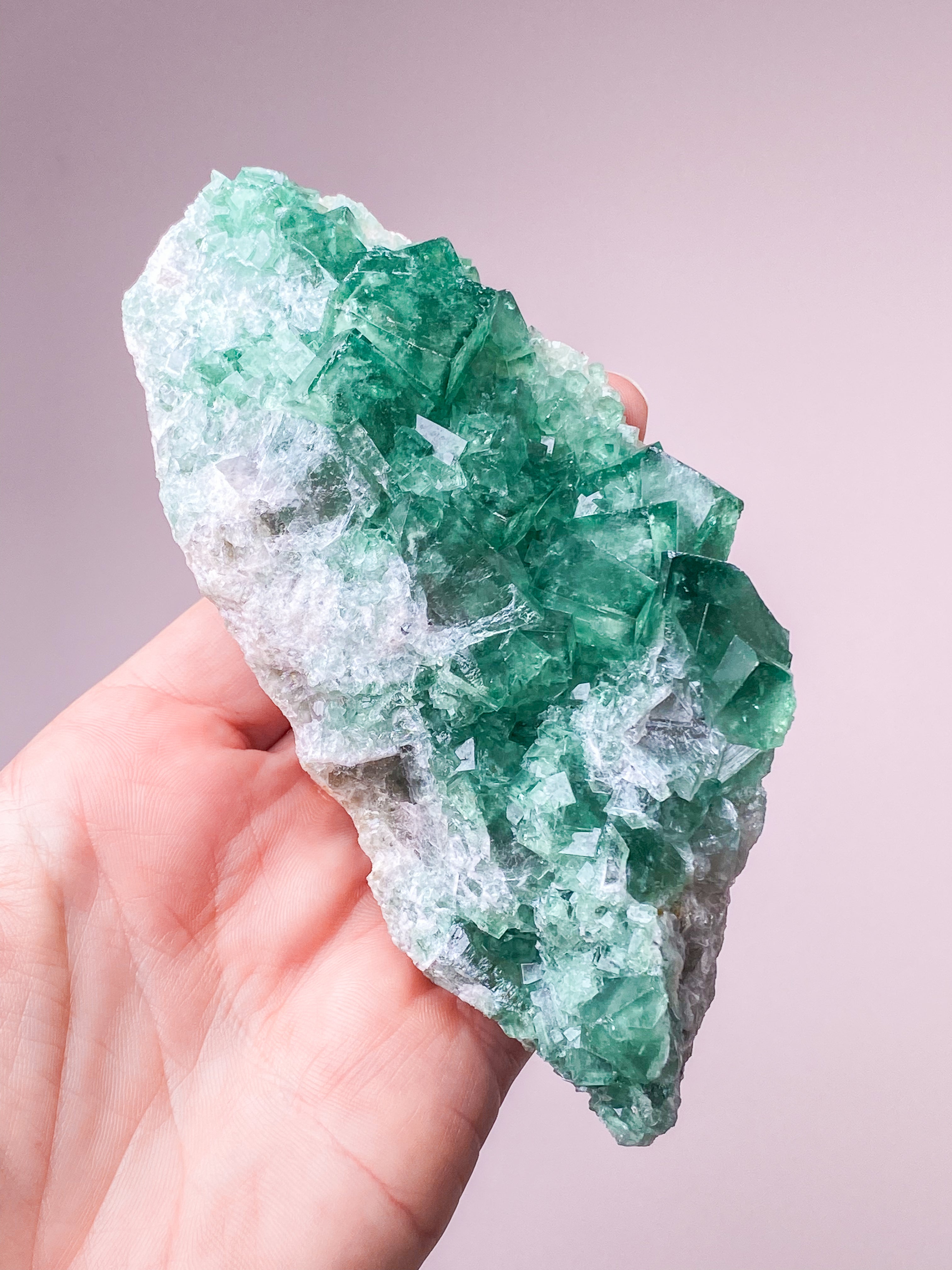 Grøn Kubisk Fluorit Klynge (Nr. 12) Eksklusiv Kvalitet