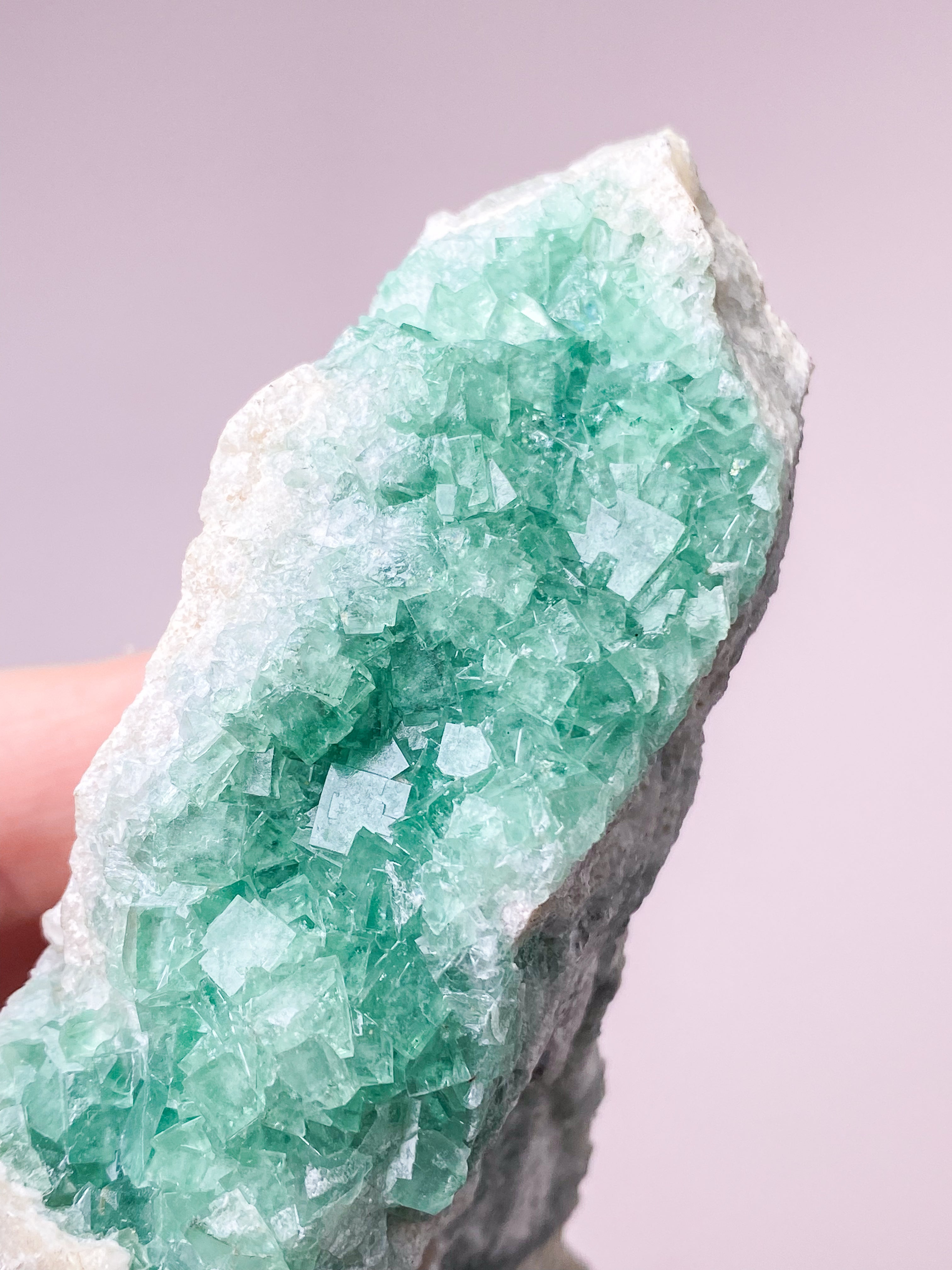 Grøn Kubisk Fluorit Klynge (Nr. 16) Eksklusiv Kvalitet