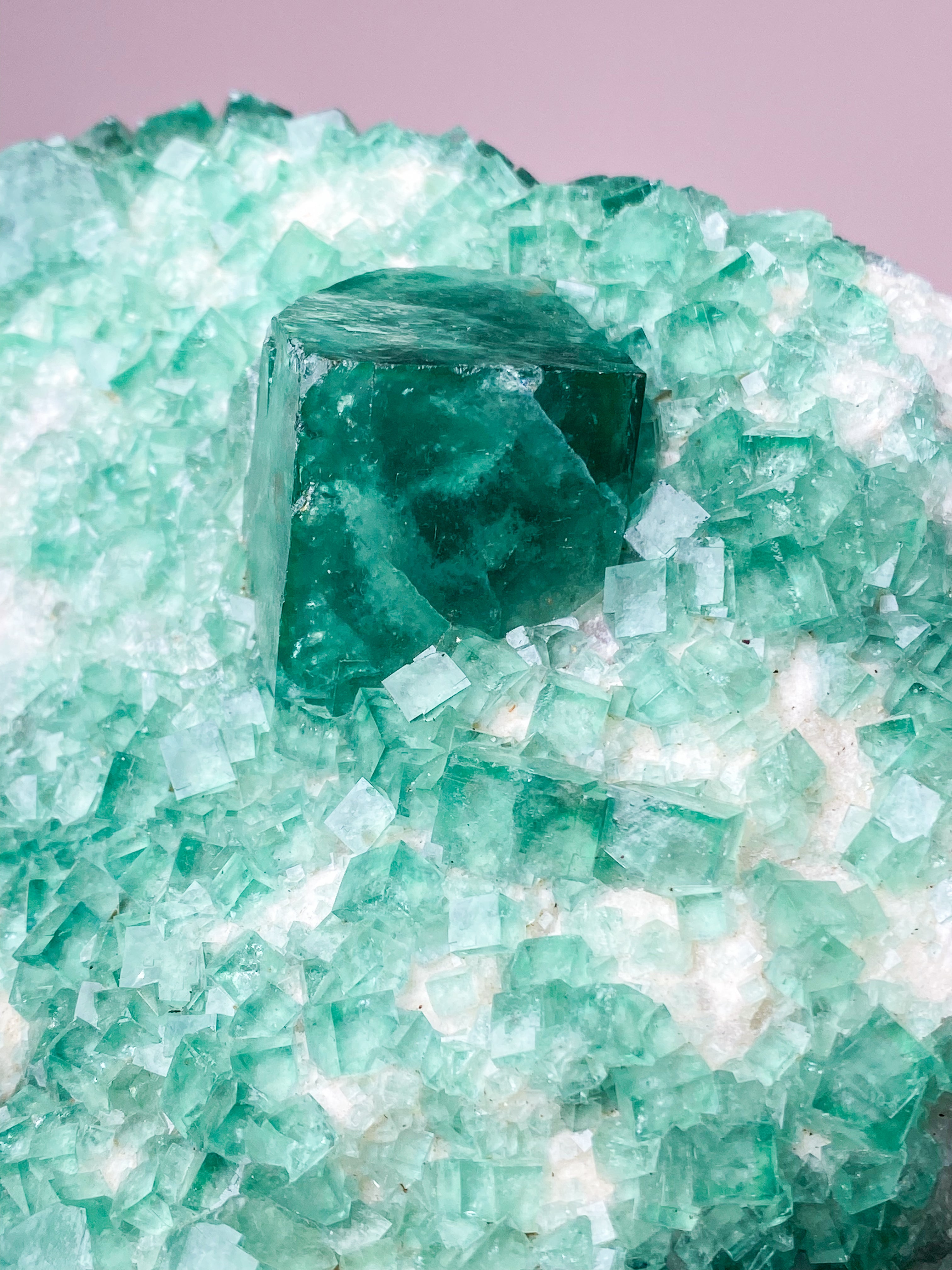 Grøn Kubisk Fluorit Klynge (Nr. 21) Eksklusiv Kvalitet