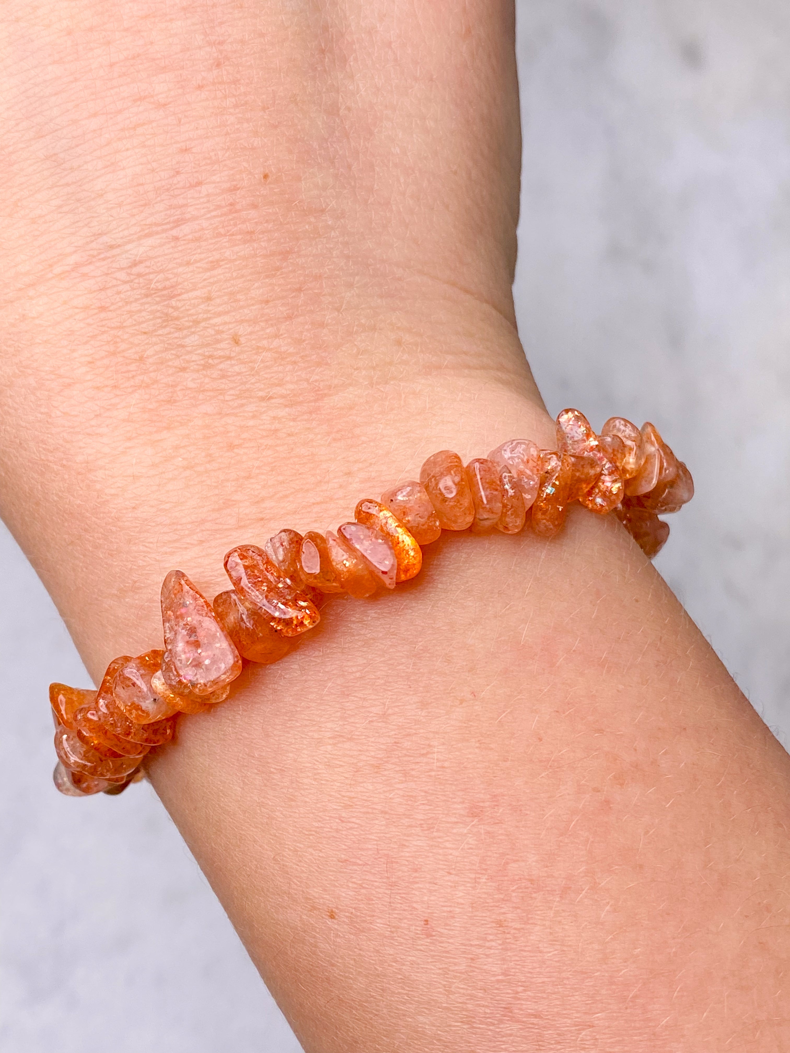 Armband med solstensflisor