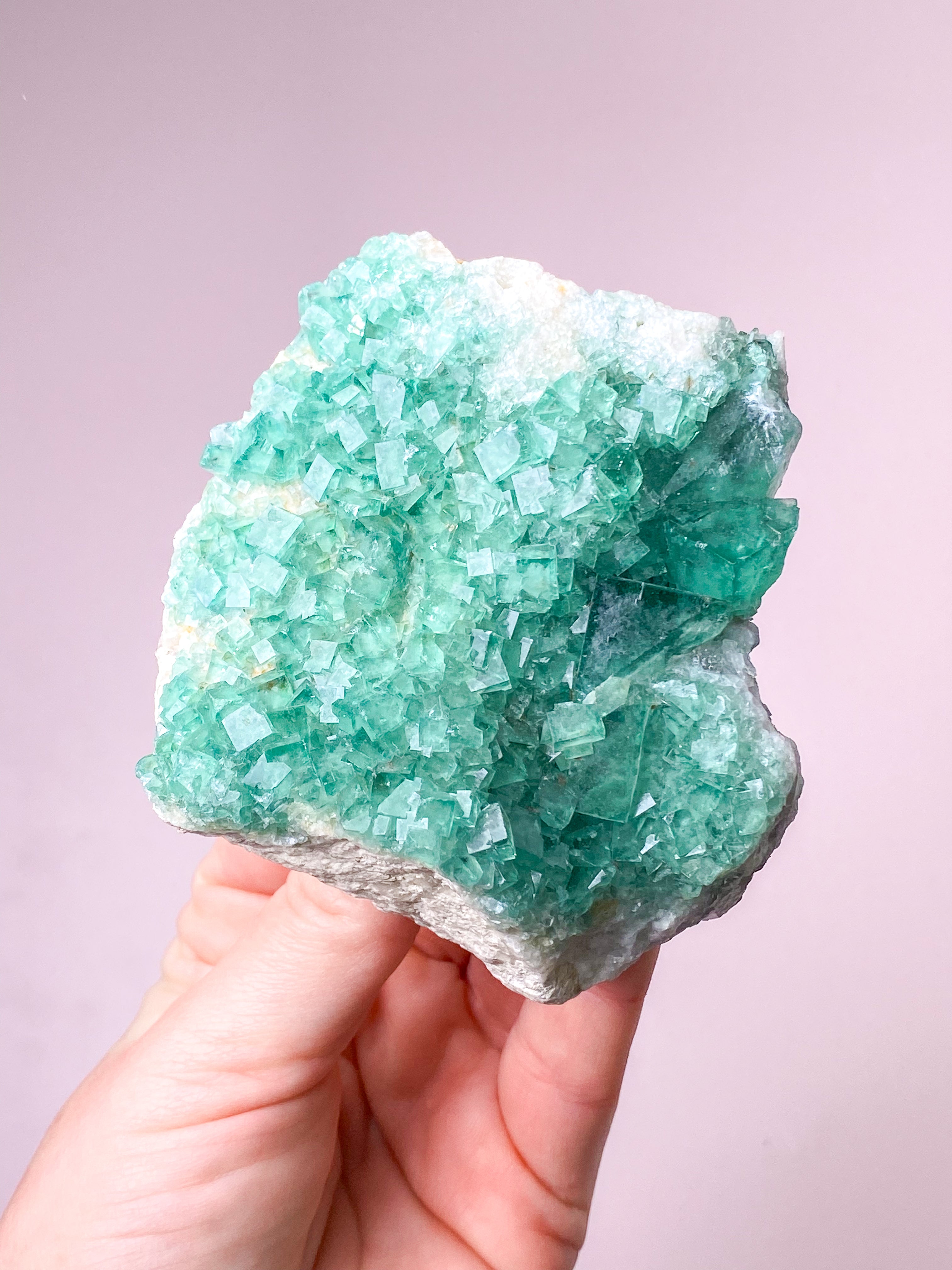 Grøn Kubisk Fluorit Klynge (Nr. 27) Eksklusiv Kvalitet