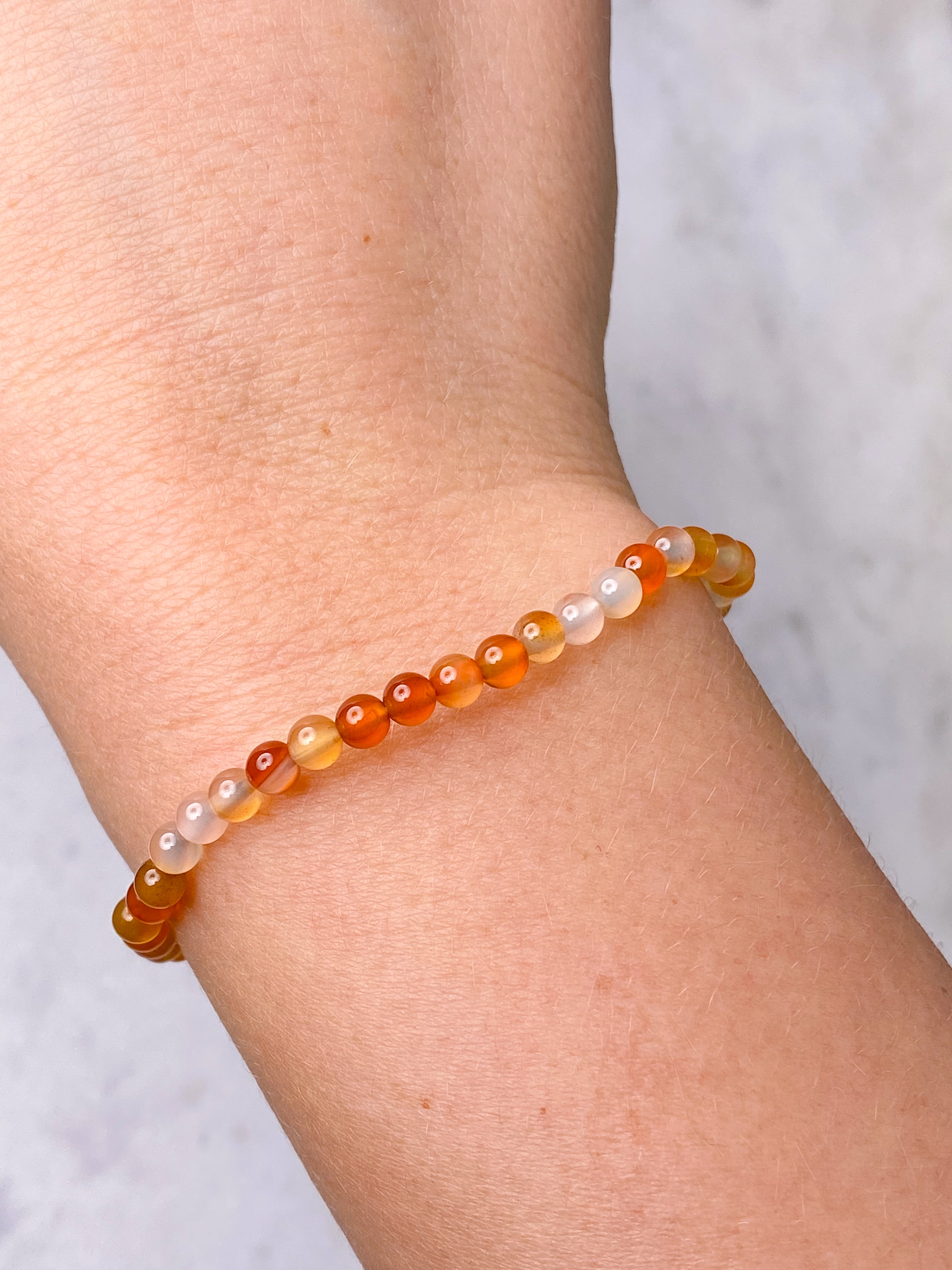 Karneolarmband 4 mm.