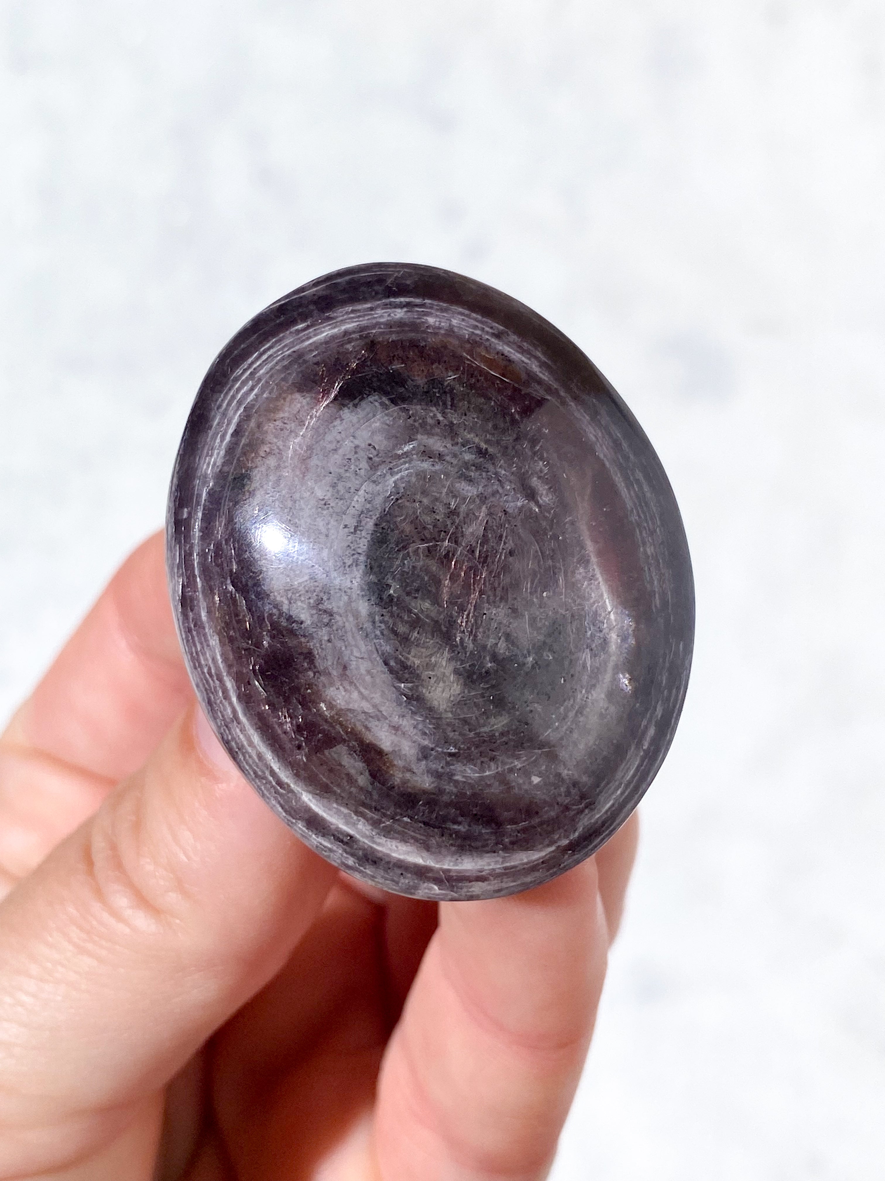 Gemmy Lepidolit Palmstone (Nr. 6)